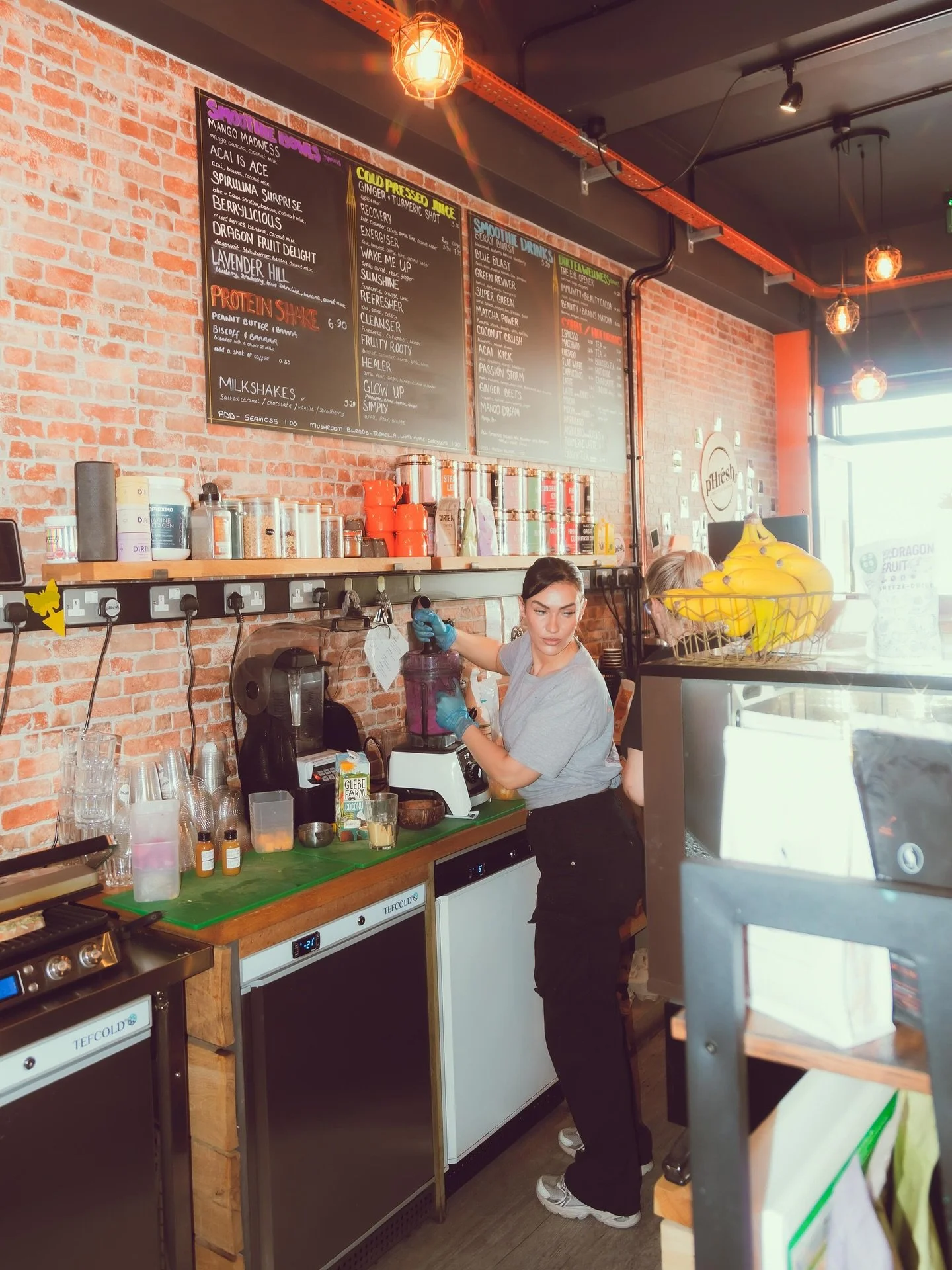 Dragon fruit bowl in the making #smoothiebowls 

#cafe #clapham #battersea #london #coffeeshop