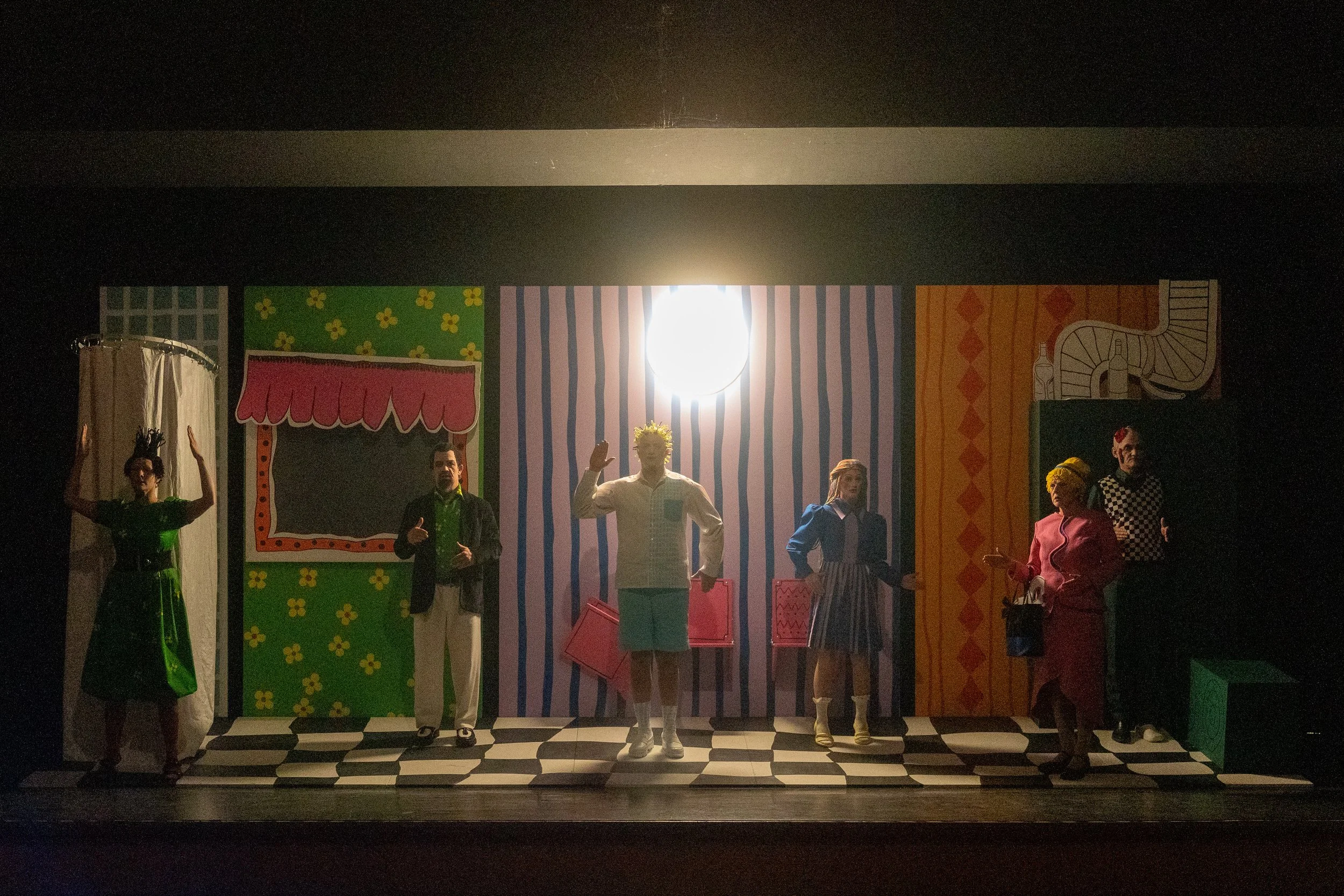 Der zerbrochnen Krug von Kleist in einer Inszenierung von Friederike Drews