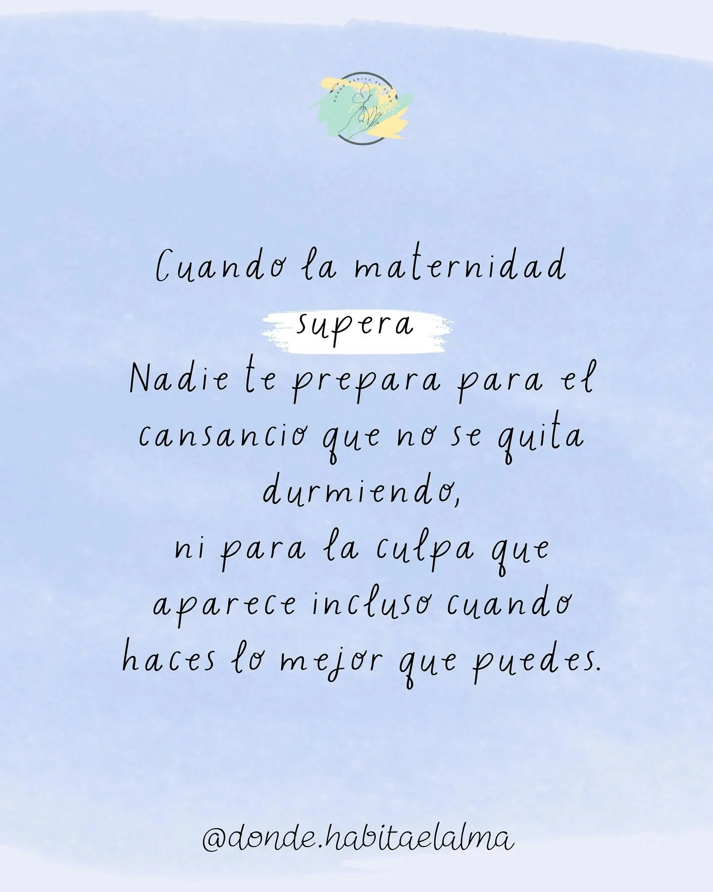 La maternidad no siempre se parece a las fotos.
A veces se parece m&aacute;s a una batalla silenciosa,
hecha de amor, culpa, cansancio y una fuerza que no sabes de d&oacute;nde sale.

🌿 Est&aacute;s haciendo lo mejor que puedes con lo que tienes.
Y 