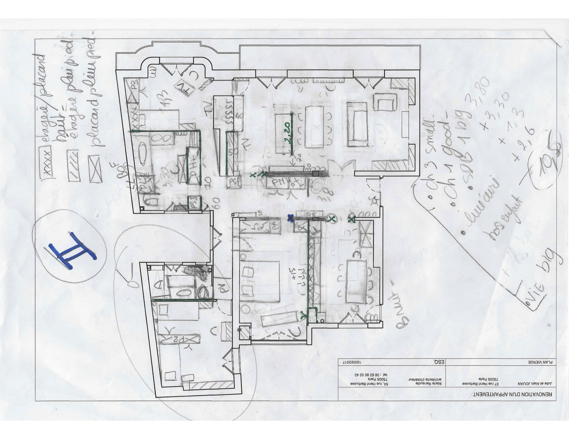 Plan d'une maison avec annotations et notes manuscrites en français, comprenant différentes pièces comme la cuisine, le salon, les chambres et salles de bains.