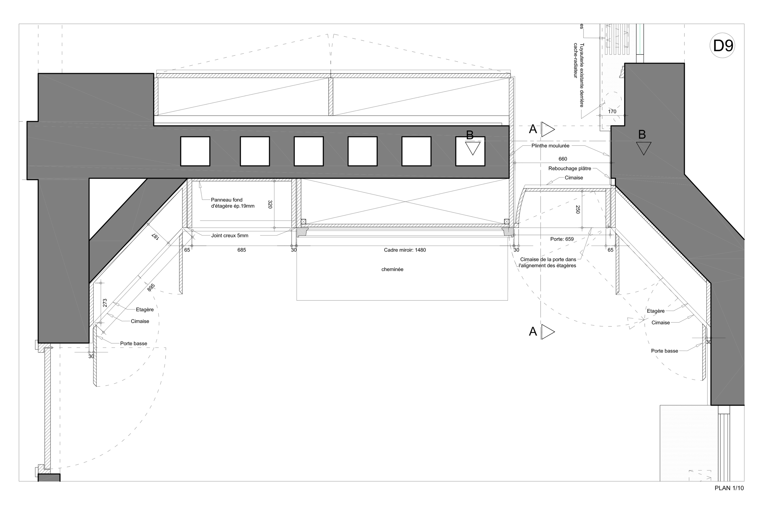 Plan architectural d'un espace intérieur, incluant des éléments comme une cheminée, des étagères, des portes basses, et plusieurs détails de construction en français.