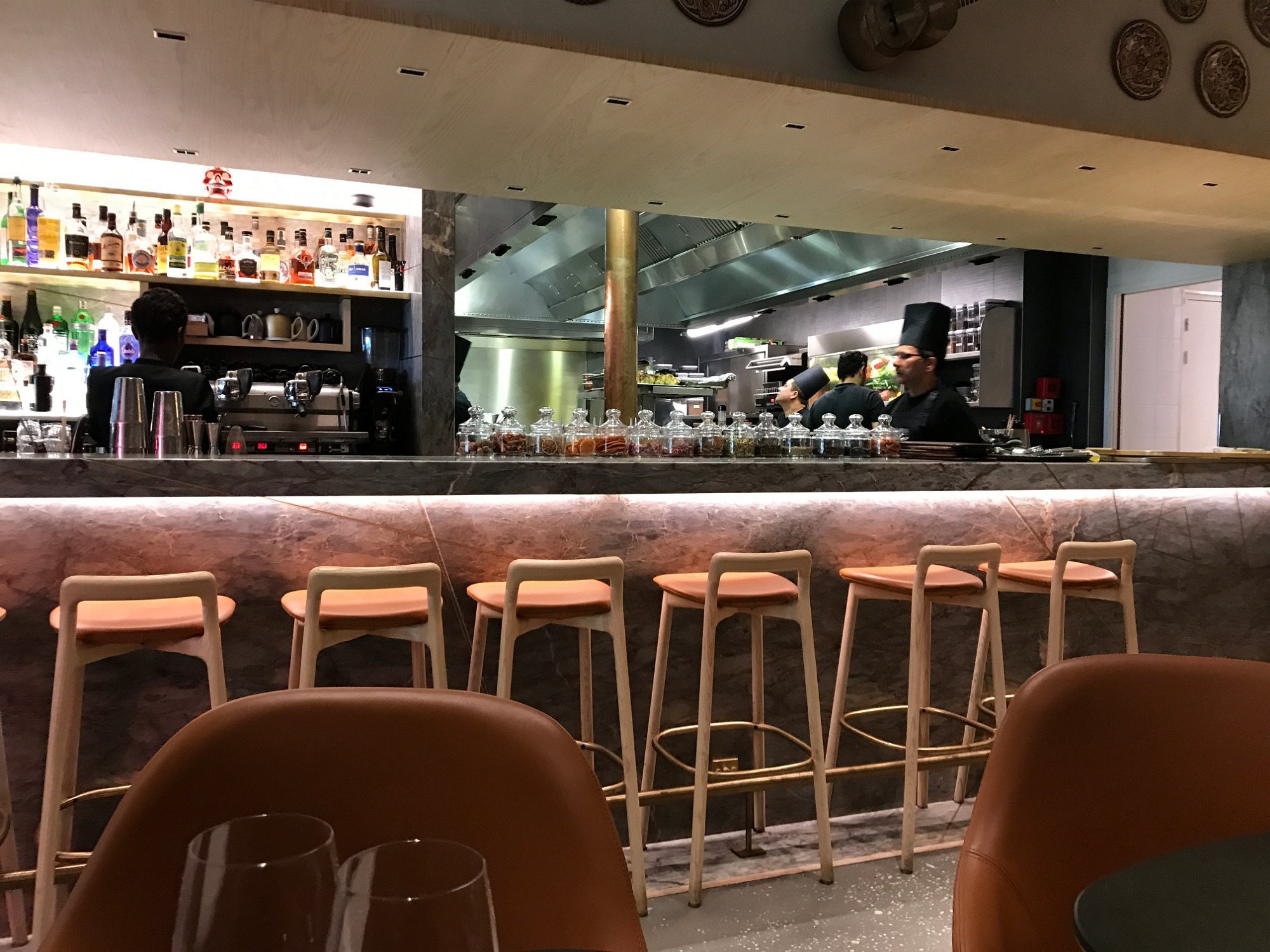 Comptoir de bar pour restaurant parisien