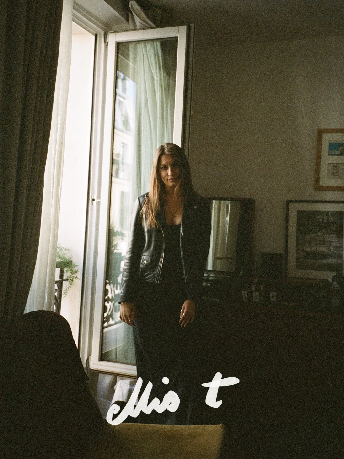 As the year draws to a close, I wanted to say hello and show my face to those of you new followers, and a HUGE thank you to all of you who have joined me here at Studio Ellio T this year. This time last year Studio Ellio T was just a dream in the win