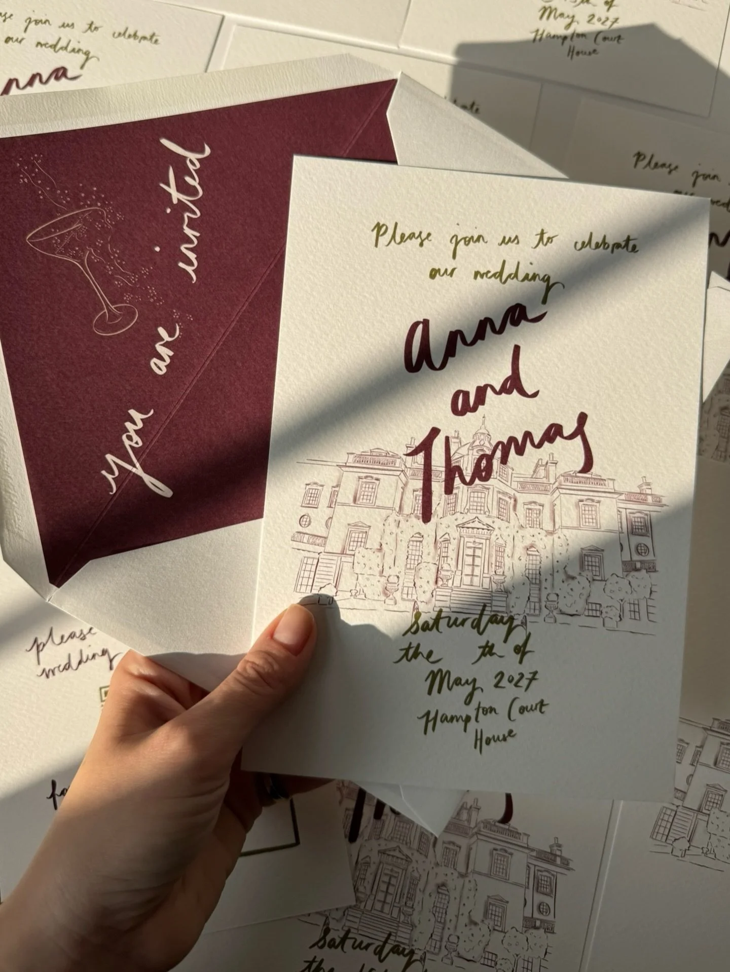 Anna &amp; Thomas&rsquo; paper invites, following on from those super sweet champagne glass digital Save the Dates 💌 illustrated with their venue @hch.events and continuing that deep burgundy  and olive colour scheme 🫒🍾

.
.

Luxury wedding bespok