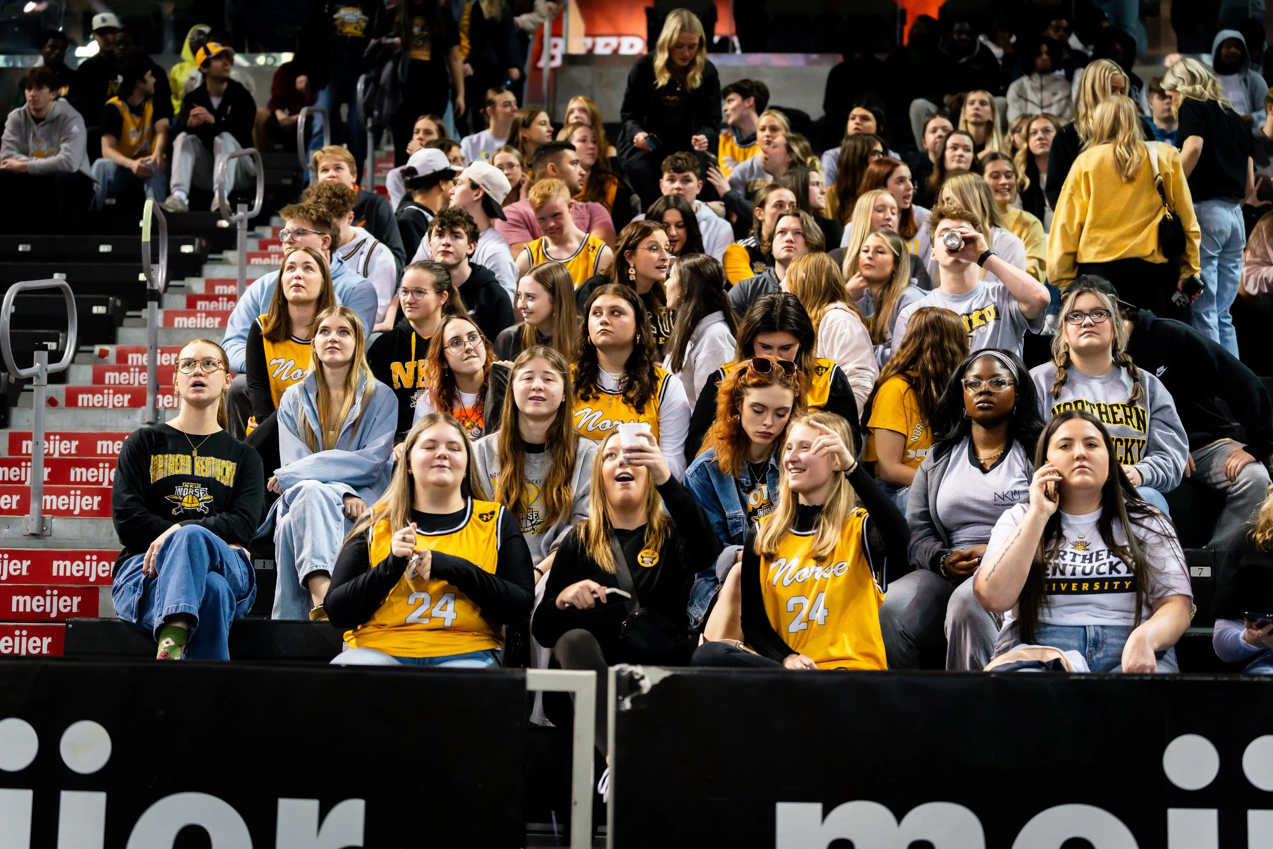 Crowd-38.jpg