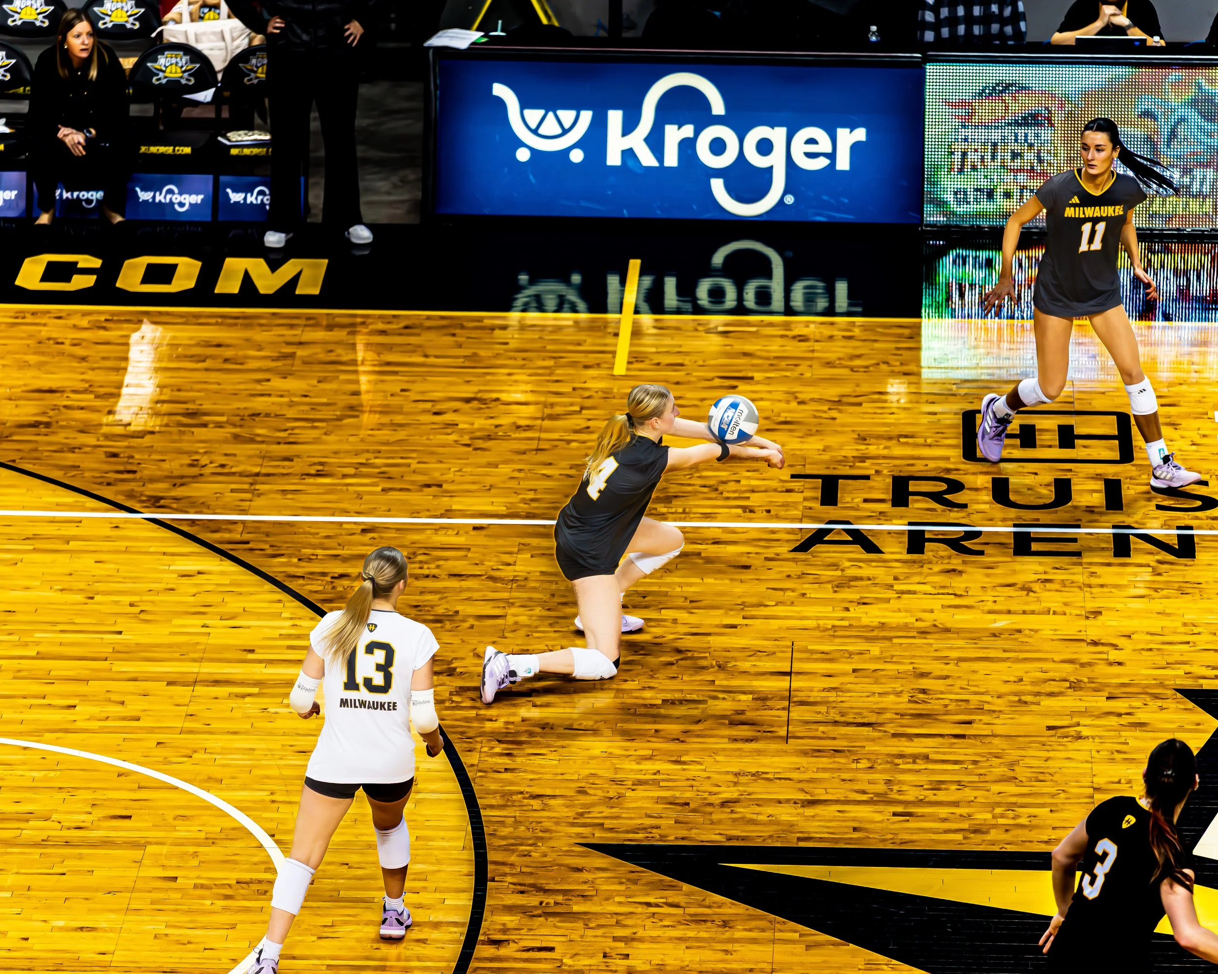 friday game2-080.jpg