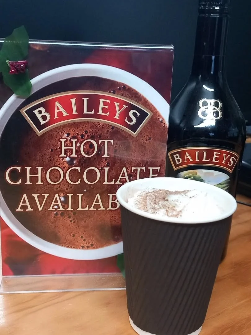 Come in from the rain and enjoy a Baileys Hot Chocolate in the clubhouse! 
(Other drinks are available!)

#winterwarmers #wintergolf #christmasiscoming🎄