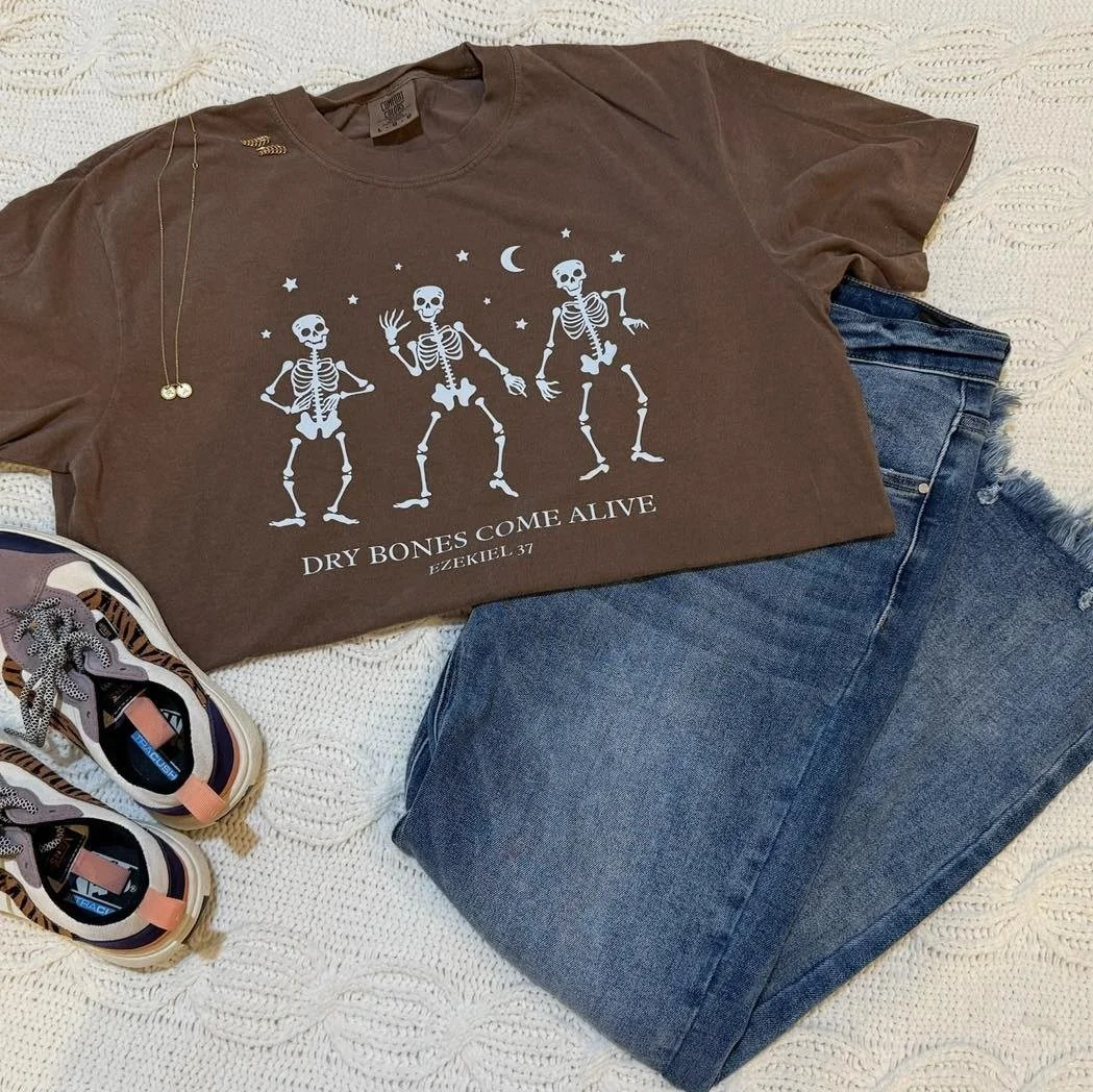 Your any day, every way tee. 🌦️
Coffee runs, date nights, church mornings &mdash; the Come Alive Tee has you covered. ☕💛

Grab yours now!: https://www.theraindropco.com/rainandredemptionfallcollection/p/comealivetee

#ootd #OOTDInspo #churchoutfiti