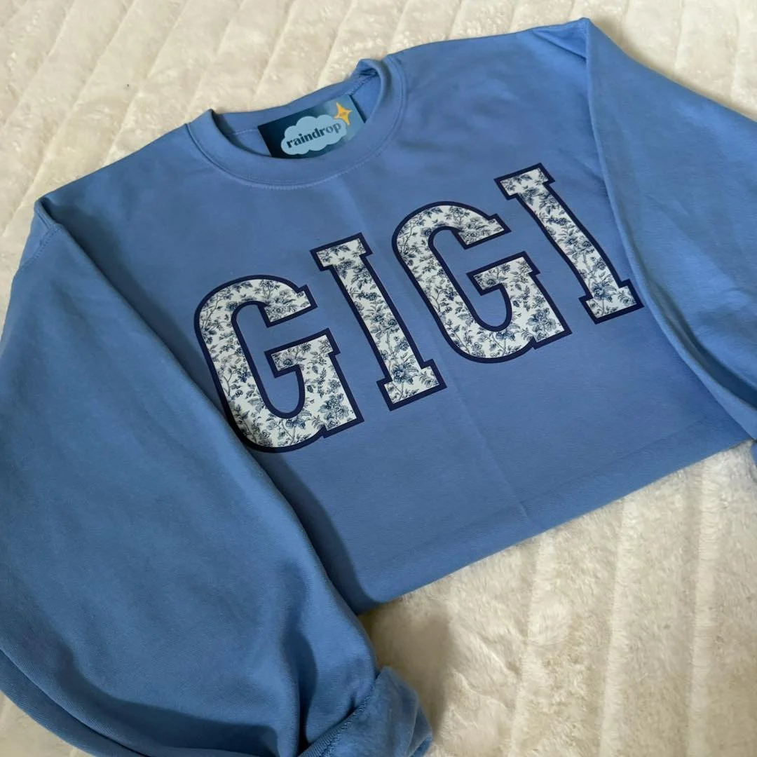 &ldquo;Grandma-core&rdquo; who? Make it yours 🌸💖
Any name, any floral patch &mdash; all cozy, all you.
Slide into our DMs to snag yours!

#personalized #personalizedclothing #CustomSweatshirt #customsweater #CustomCrewneck #grandma #grandmacoreaest