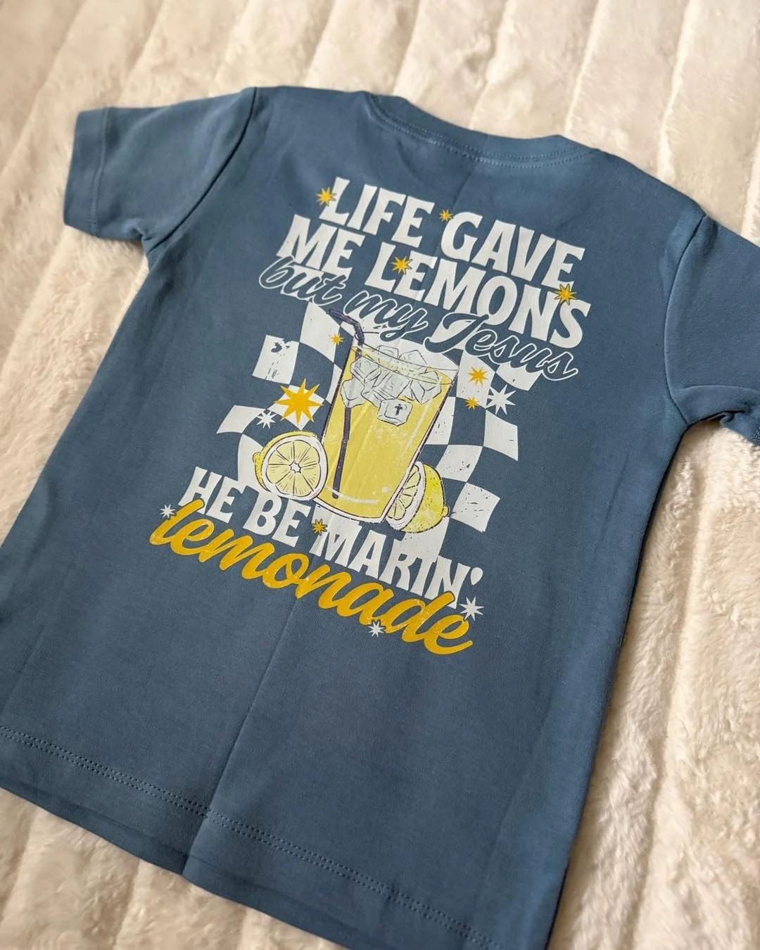 When life drops lemons&hellip;
we make lemonade 🍋🌧️

DM to grab yours💛

#forrestfrank #jesusbemakinglemonade #lemonadesong #Christian #christianapparel #christiankidstee #christiankidssongs #christianmusic #churchtees #youthgrouptee #ShopSmall #Sm