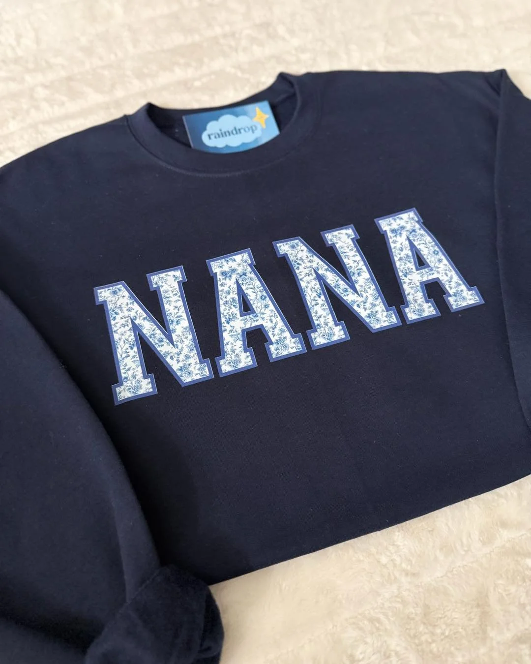 Nana&rsquo;s in the forecast 💙
(and she&rsquo;s bringing the sunshine☀️ )

#PersonalizedApparel #customcrewneck #nanasweatshirt #mothersdaygift #giftfornana #giftforgrandmothers #grandmalove #grandmagifts #grandmagiftshop #grandmagiftsideas #ShopSma