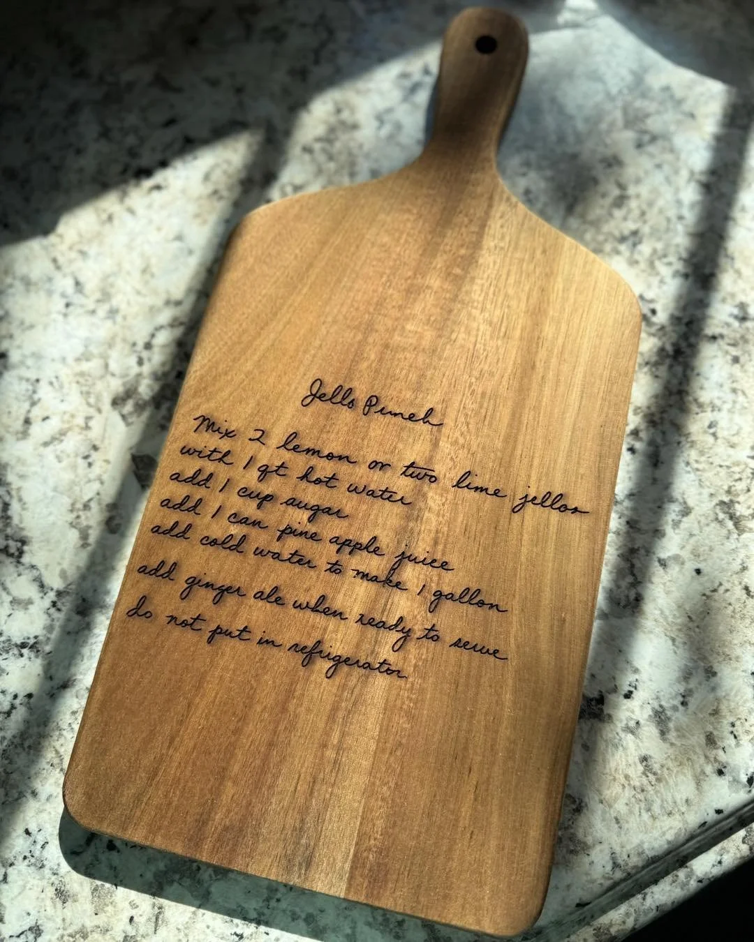 Great grandma&rsquo;s handwriting > any cookbook 🤍
Now it lives on a cutting board forever.
Customs: $30
DM us to order yours 🌦️

#customizedgifts #customizedcuttingboard #keepsakegift #familyrecipes #hierloompieces #customengraving #sentimental