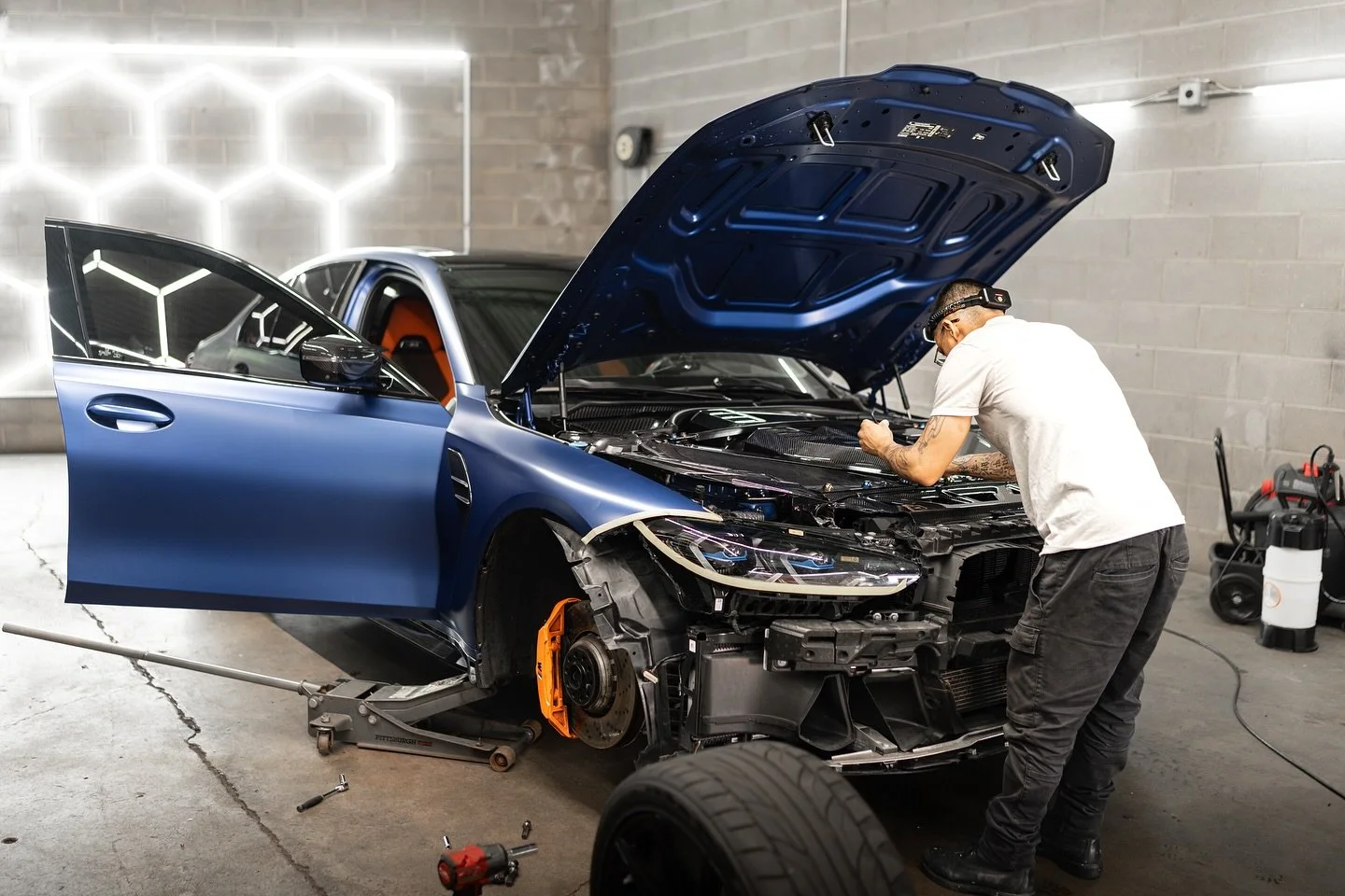 The M3 Competition just got a serious upgrade at Woks 💨 More carbon. More presence. Every detail dialed in to perfection. 💎