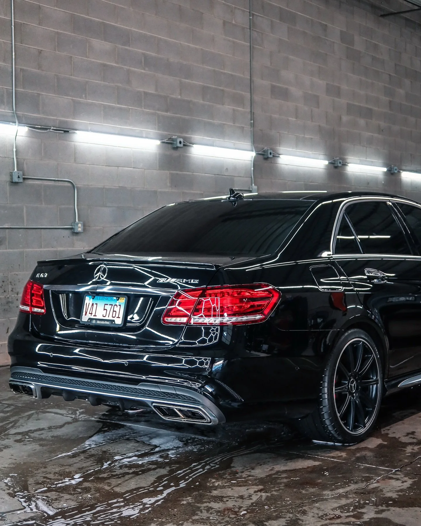 That AMG growl deserves nothing but precision. This Mercedes-Benz AMG pulled up for our signature In-N-Out maintenance&mdash;a quick refresh with maximum impact. Clean in, cleaner out.

Woks Detailing Co. &mdash; Where performance meets perfection.

