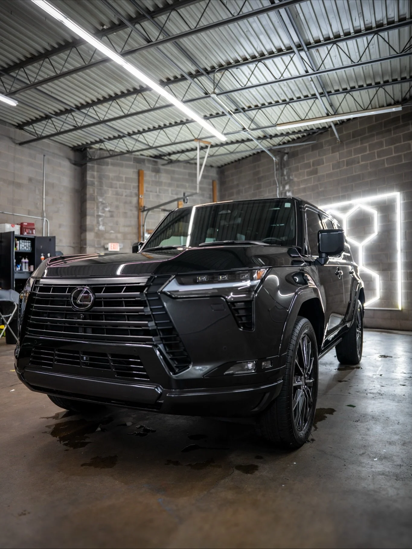 Happy Monday!
The 2025 Lexus GX 550 pulled up for a full reset &mdash; receiving a paint correction and a ceramic coat to bring out that flawless shine and long-term protection. WoksDetailingCo keeping luxury looking its best.

Benefits of Paint Corr