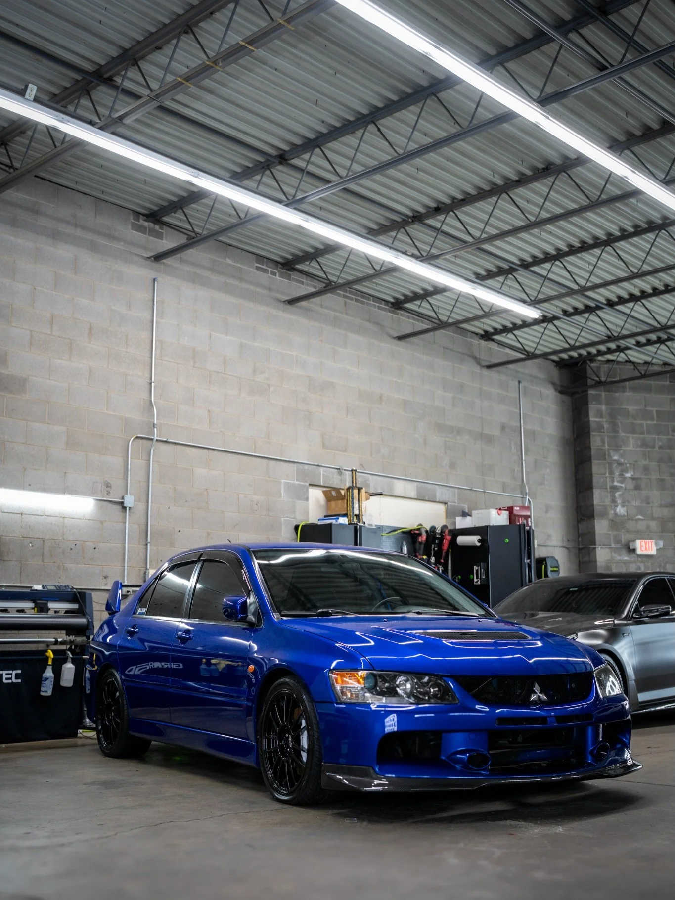 This Mitsubishi Evolution IX came in ready for a refresh, and we delivered.🔥
Paint correction to bring back that deep gloss, full interior treatment with carpet extraction, steam cleaning, and leather protection to keep it feeling brand new.
Huge sh
