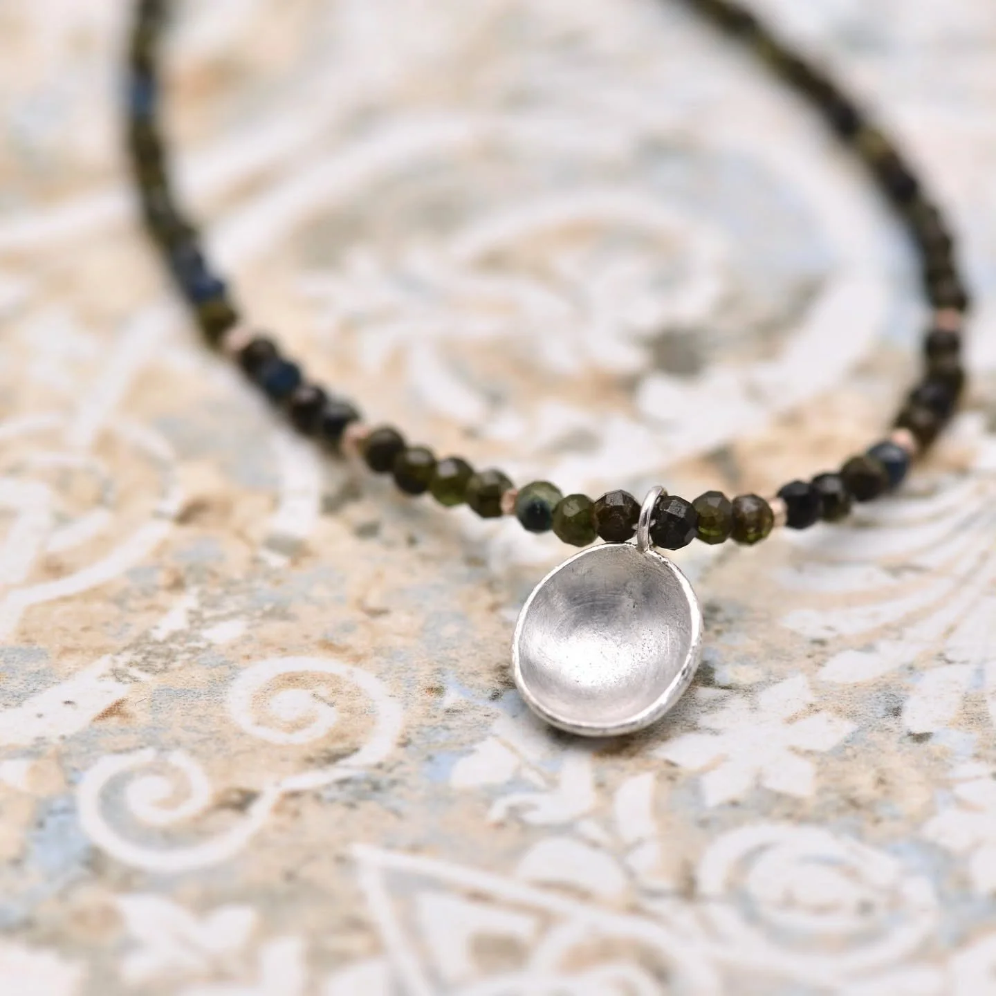 Happy Friday x 
Sparkly Tourmaline with a Silver pendant.
Available on the site - link in the bio.

#silverjewellery 
#madeinurrugne 
#madeinfrance🇫🇷 
#JewelleryMaker