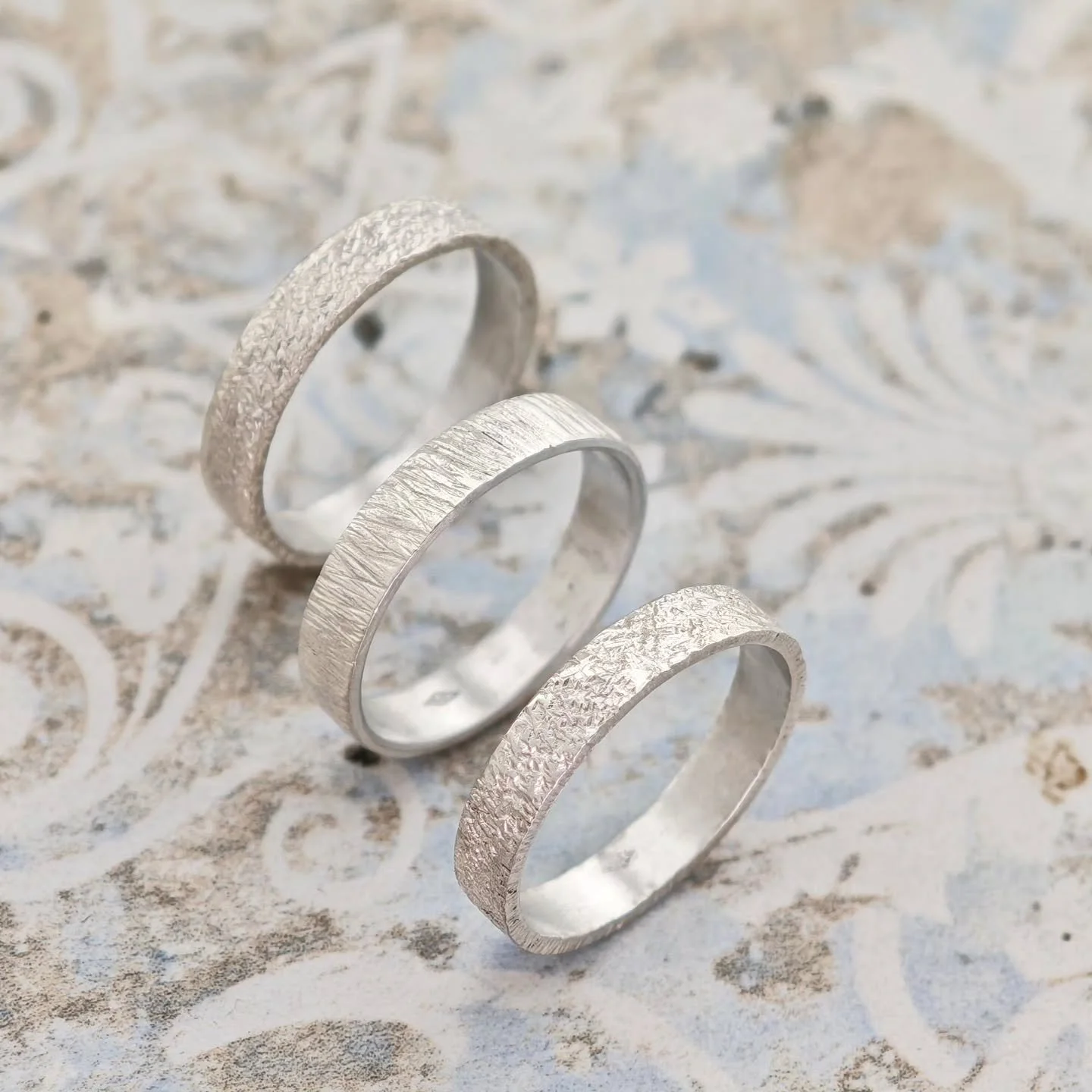 Bringing familiar textures back into the mix has been driving the new collection, and I can&rsquo;t wait to share how they&rsquo;ve evolved for the upcoming show in November.

#markmaking
#silverjewellery
#sallydelasteyriejewellery
#madeinurrugne
#te