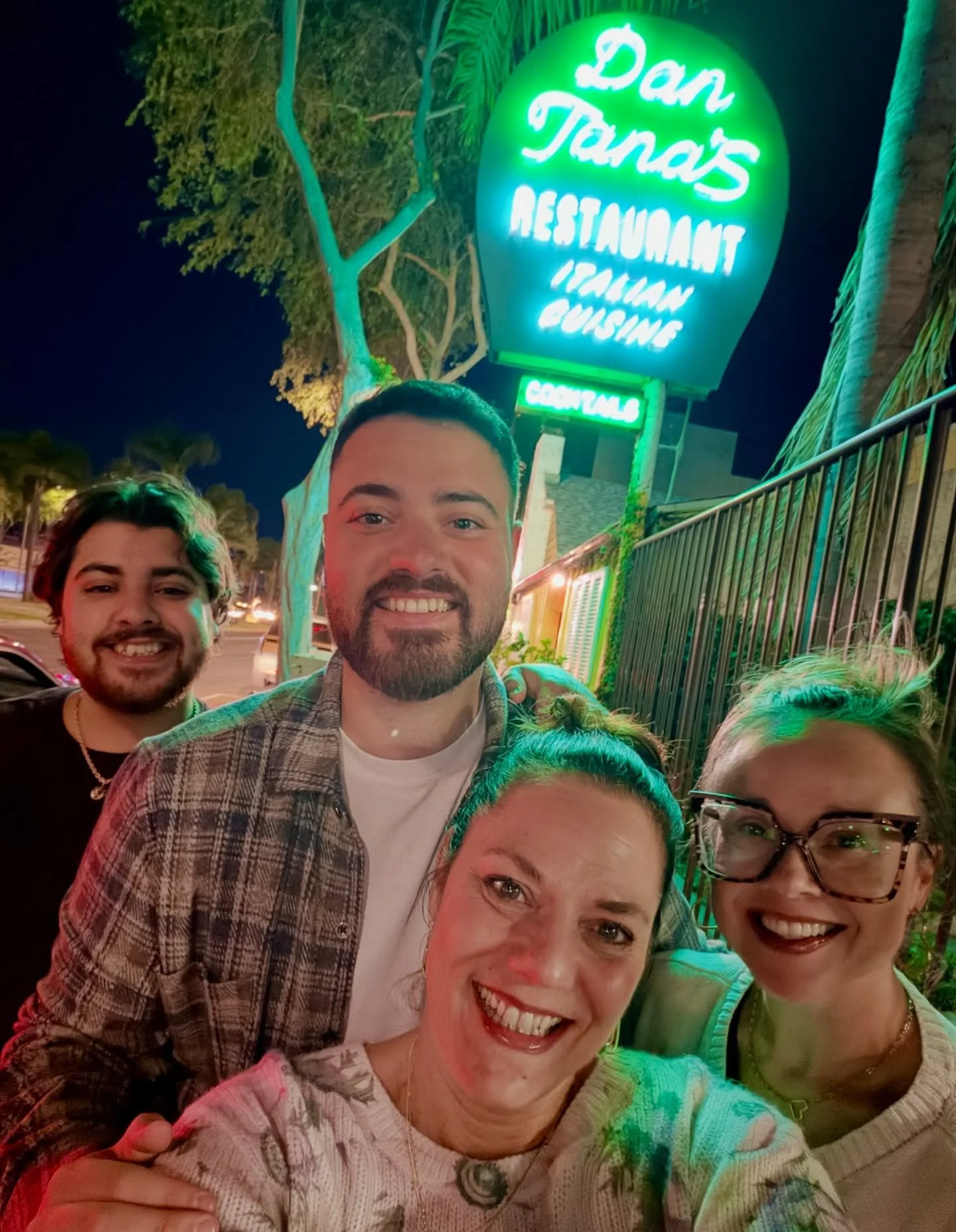 Dinner with these three&hellip;I&rsquo;m in heaven 🥰

Thank you my dear friends at Dan Tana&rsquo;s for spoiling us and making this an extremely special evening with my loves 
❤️❤️❤️

Elizabeth, Raffi, Terry, Hector, Robbie and the entire @_dan_tana
