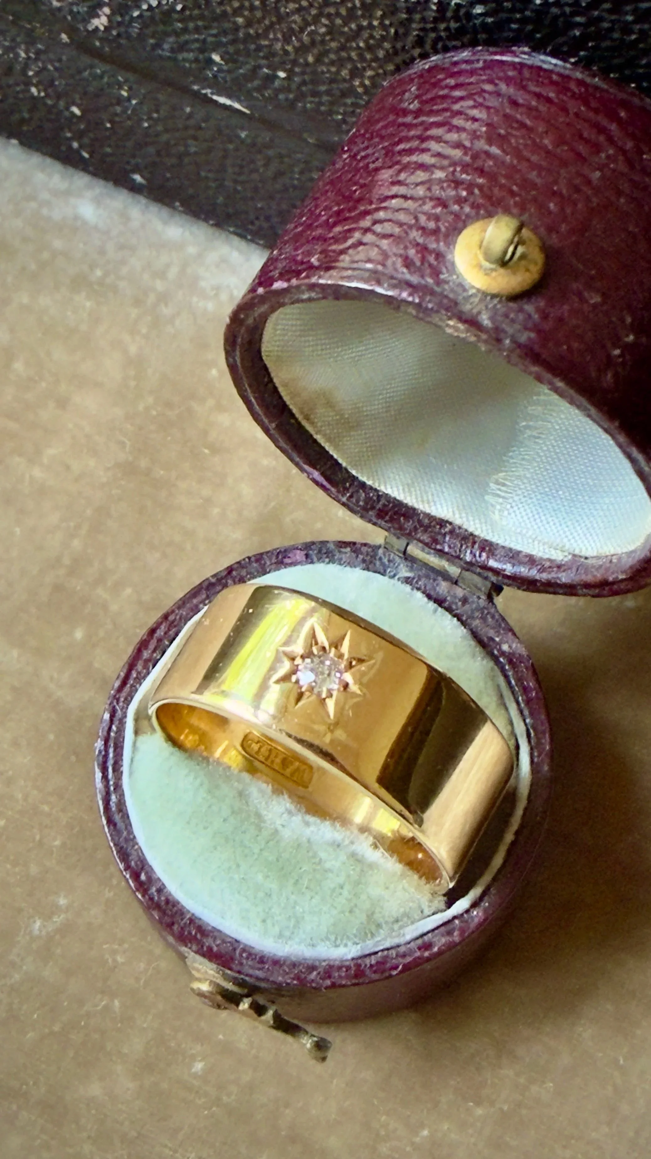 Antique Late Edwardian ‘Gypsy’ Cigar Band Ring with Flush Set Old European Diamond