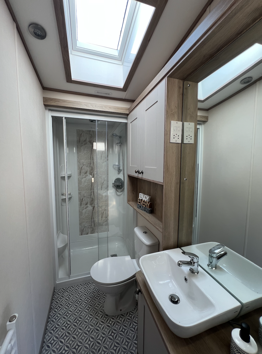 ABI Ambleside  Main Bathroom