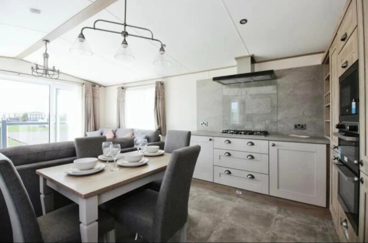 kitchen 3.jpg