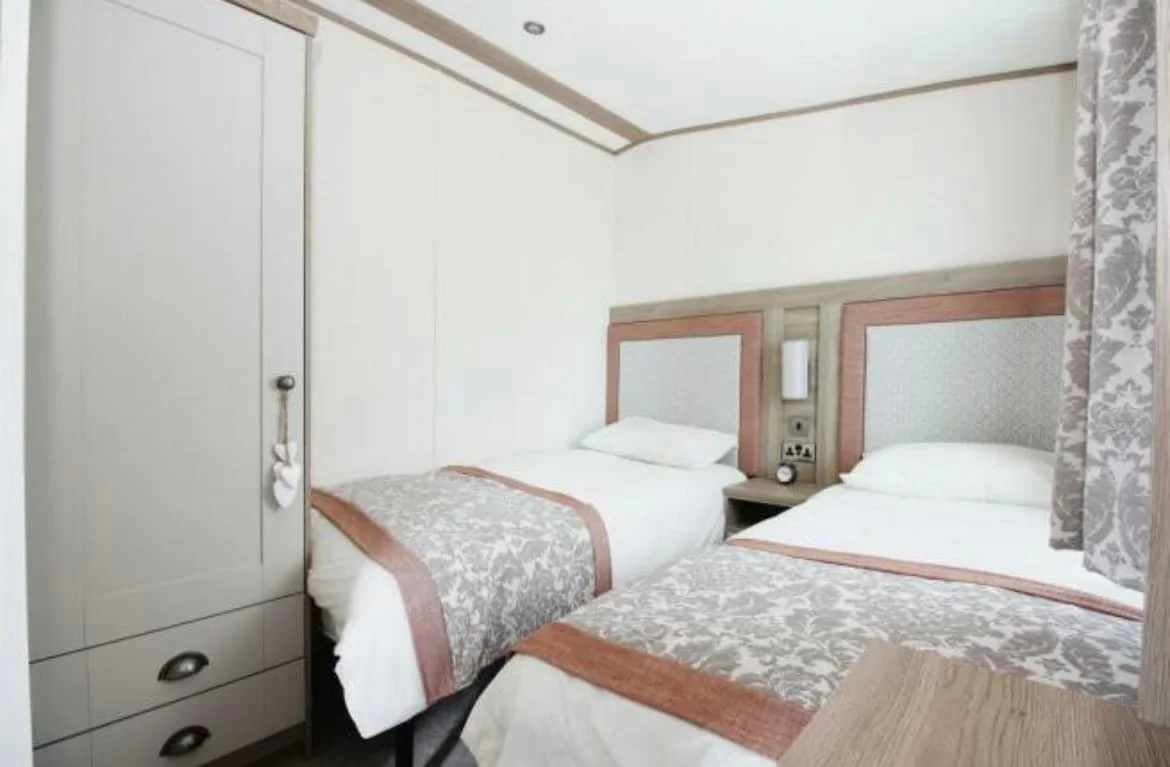 twin bed.jpg