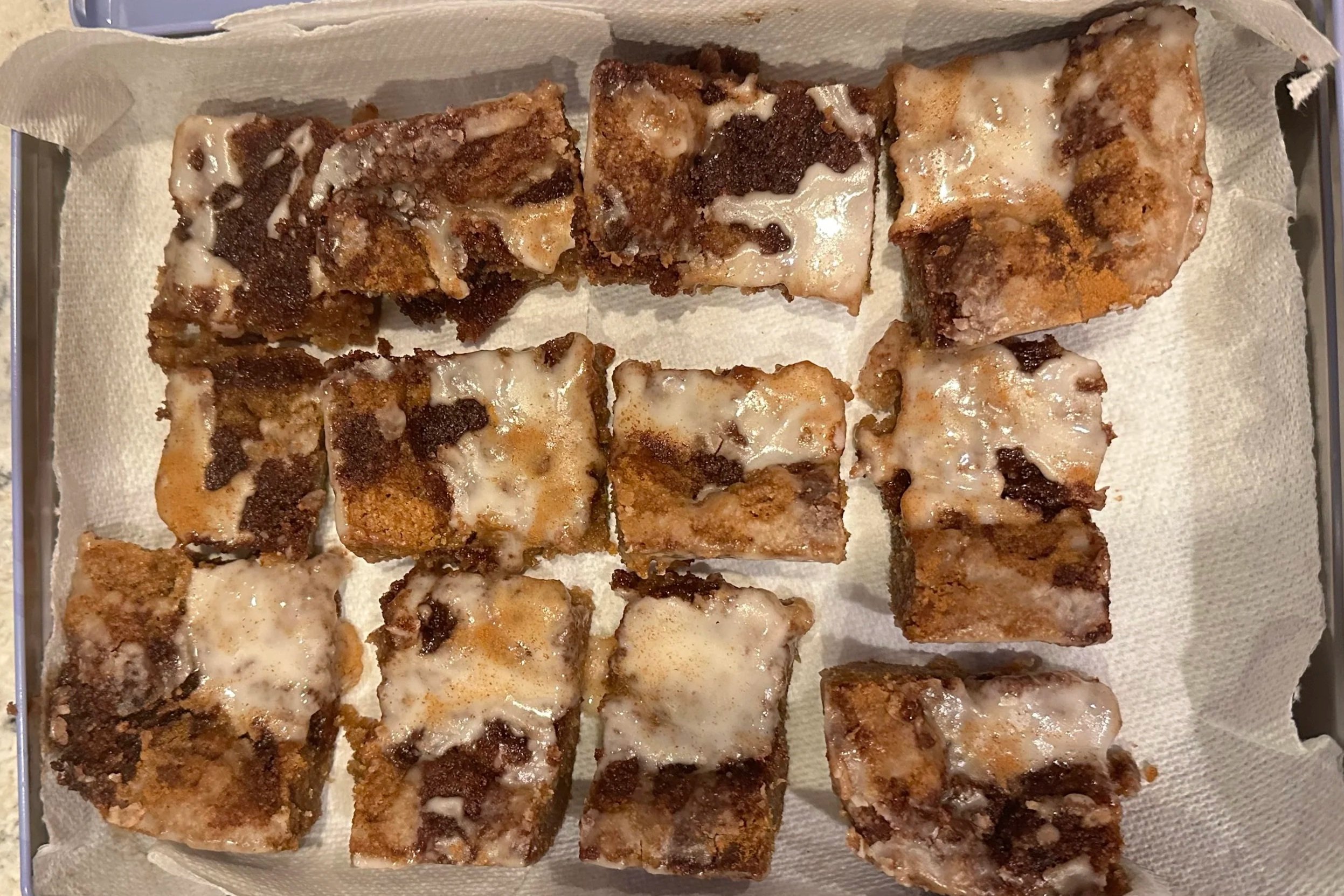 Vegan Cinnamon Roll blondies