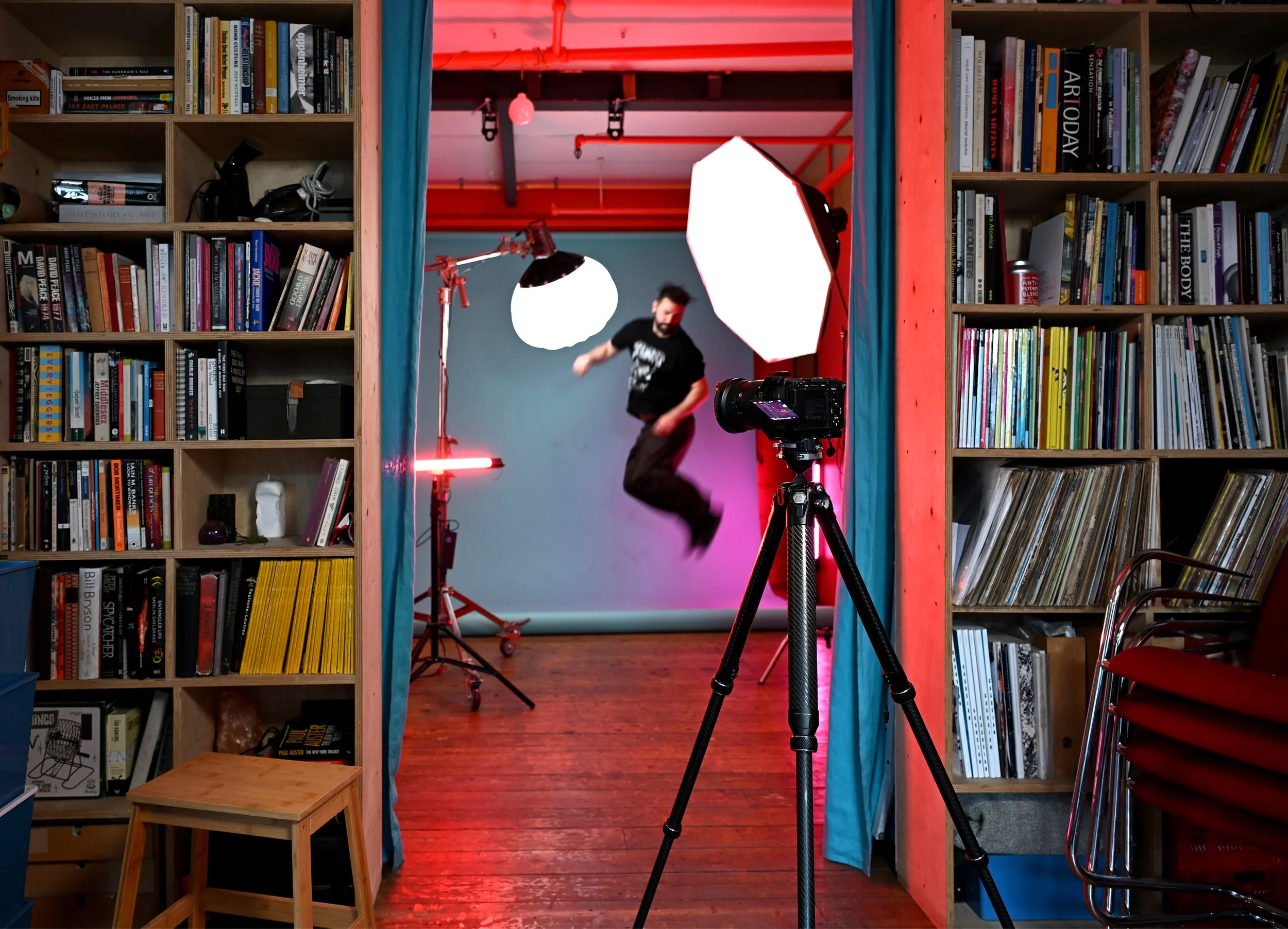 music-video-moody-performance-london-video-dreams-neon.jpg