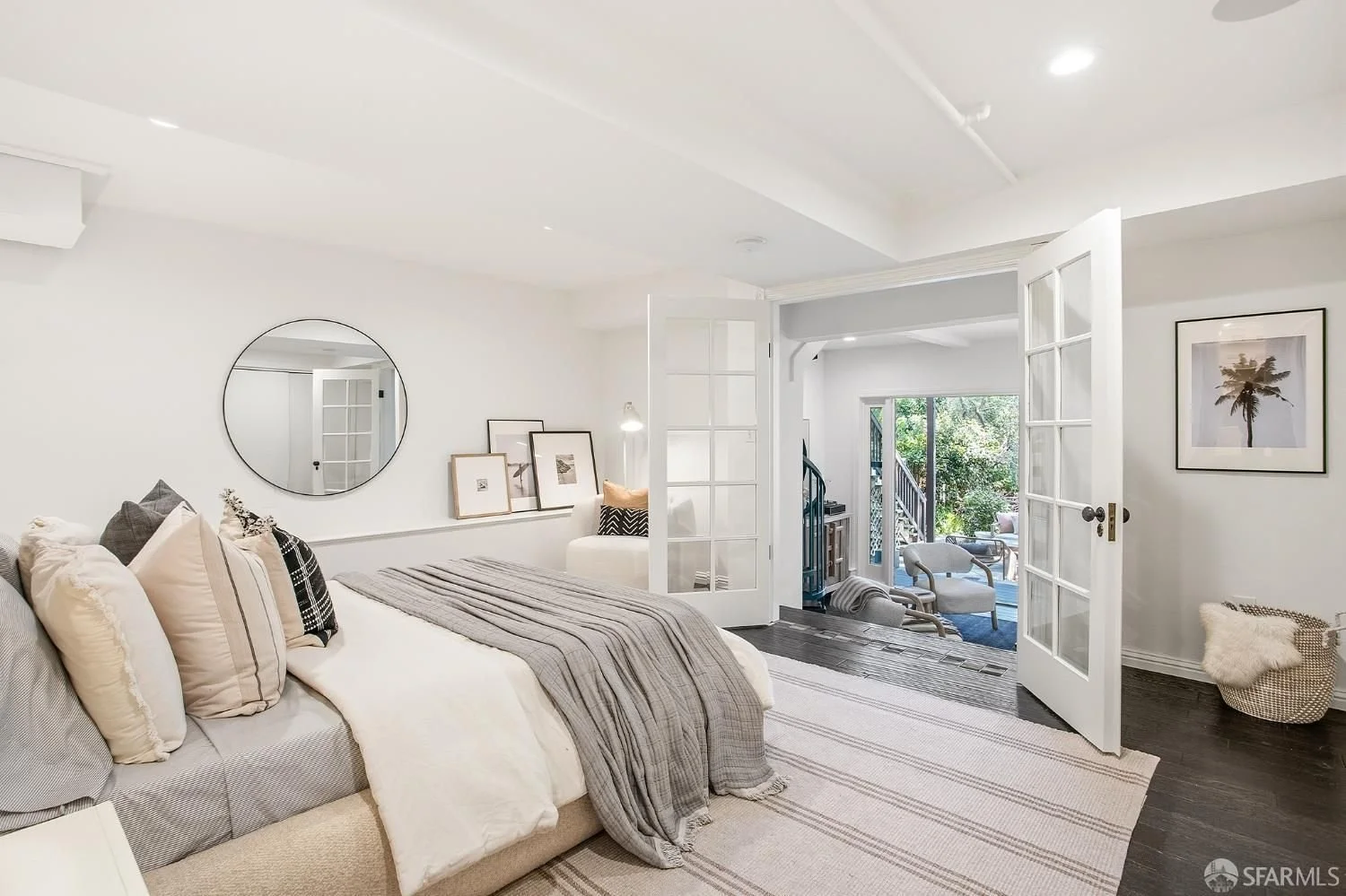 An image of the Cultural Center.