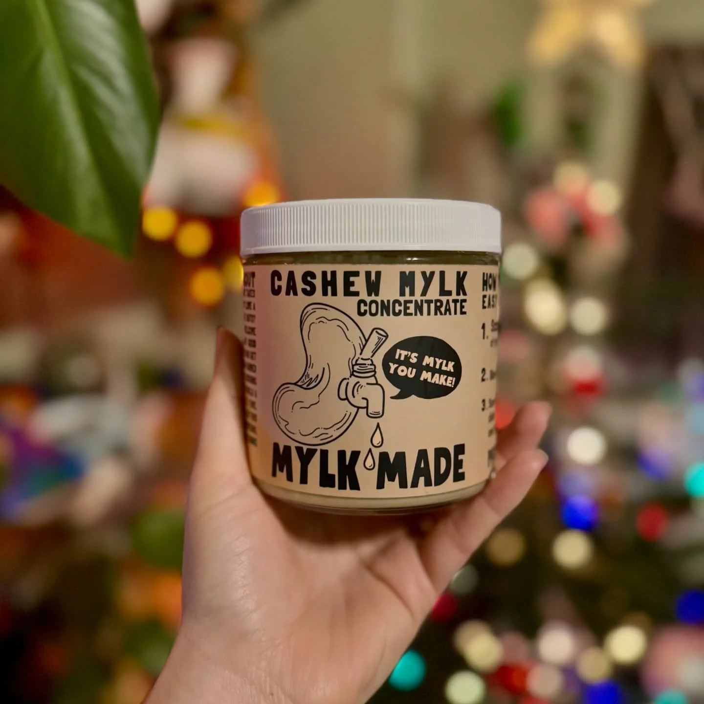 This  jar does it all 🤍

Our Cashew Mylk Concentrate makes fresh, creamy cashew mylk in seconds and doubles as the dreamiest base for sauces, dips, desserts + more.✨

We just whipped up a rich cashew cream cheesecake for a holiday dinner party and&h