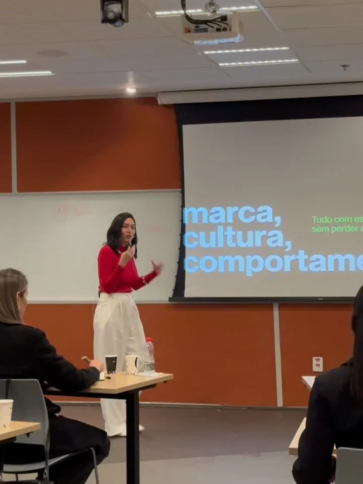 Nossa CEO @maribrasil_ conduziu mais uma conversa com executivos no Cubo Ita&uacute;, dessa vez, sobre experi&ecirc;ncias que movem comportamentos. As marcas n&atilde;o crescem apenas com o que comunicam, mas com o que fazem as pessoas sentirem. E is