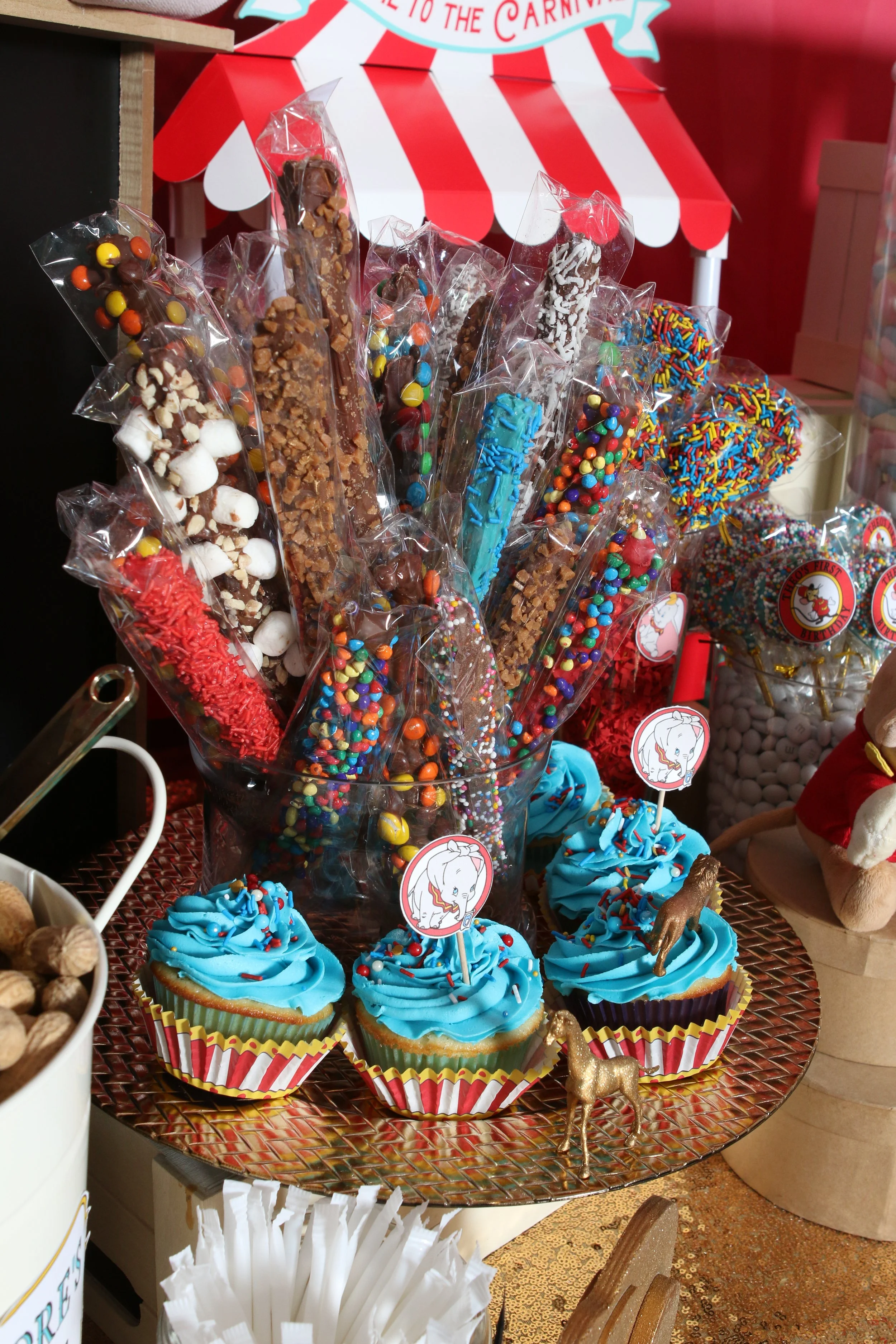 Chocolate Dipped Pretzels