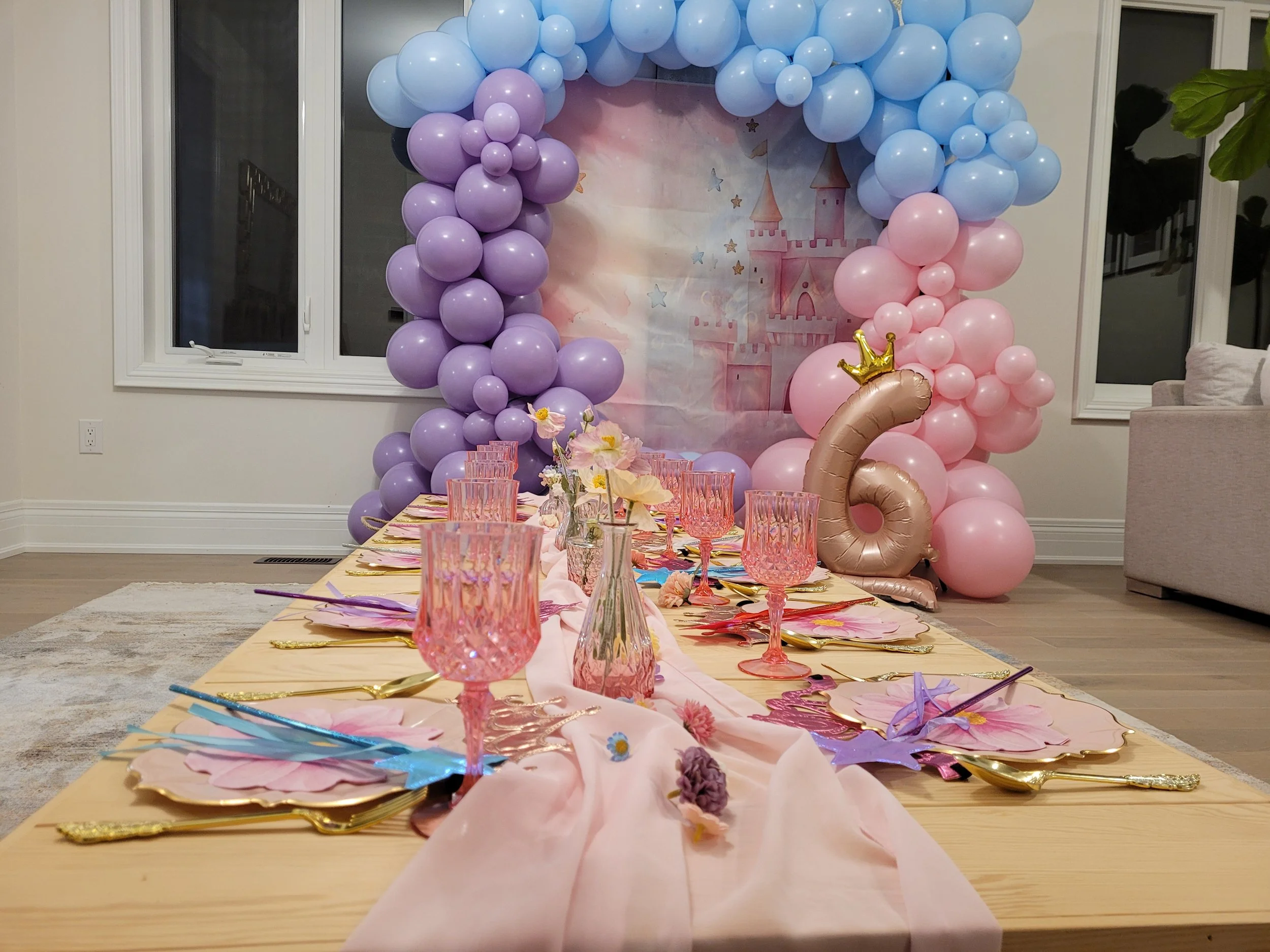 PRINCESS TABLE AND ARCH 2.jpg