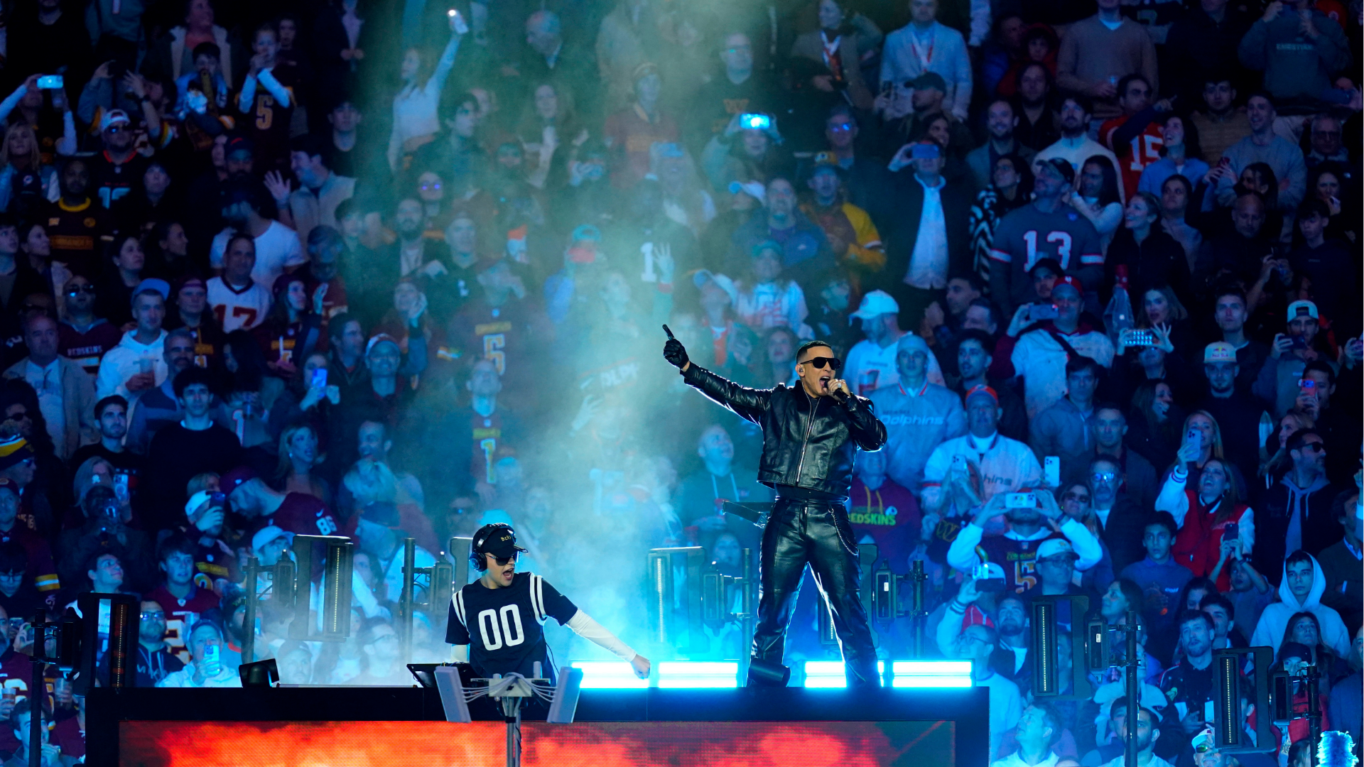 Bizarrap ft. Daddy Yankee NFL Madrid Halftime Show