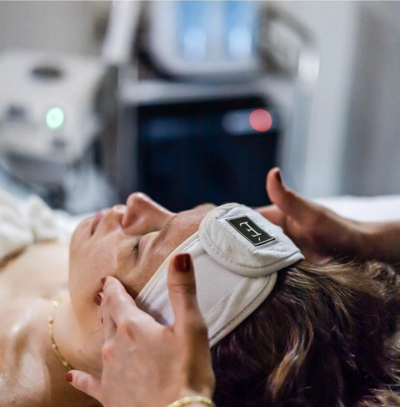 A quiet room.
Intentional touch.
Real results.

Schedule your facial today.

#Facial 
#Esthetics 
#RadiantSkin
#OceanSpringsMS