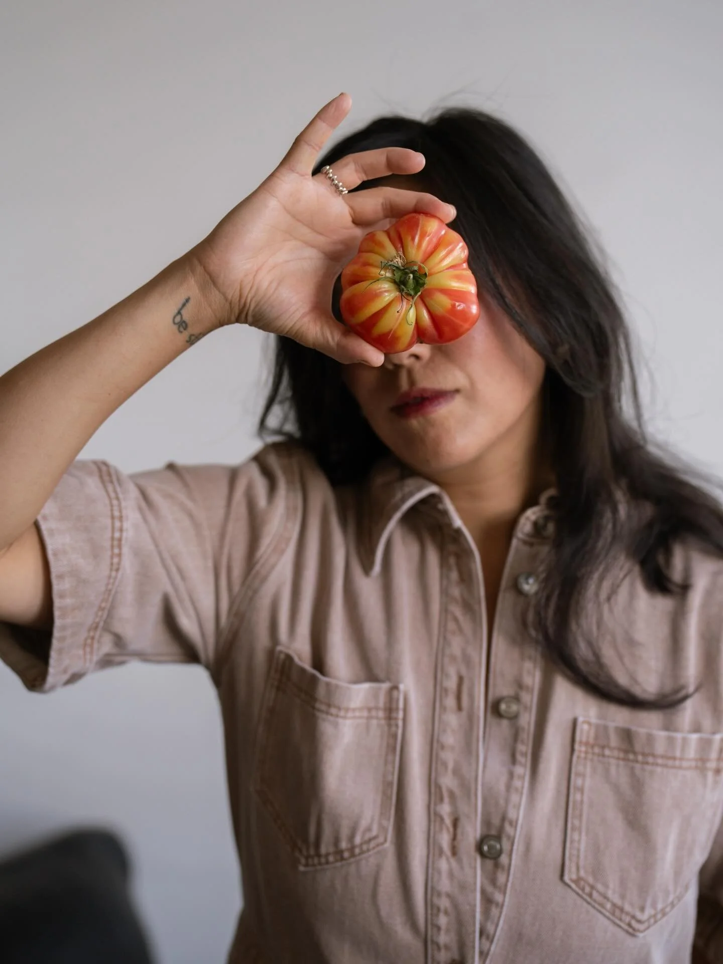 Dinner In prepares seasonal, family-style meals for those who want nourishing food - without the planning, shopping, or prep.

A boutique personal chef service serving Vancouver, the Lower Mainland, and the Tri-Cities, delivered weekly. 

We&rsquo;ll