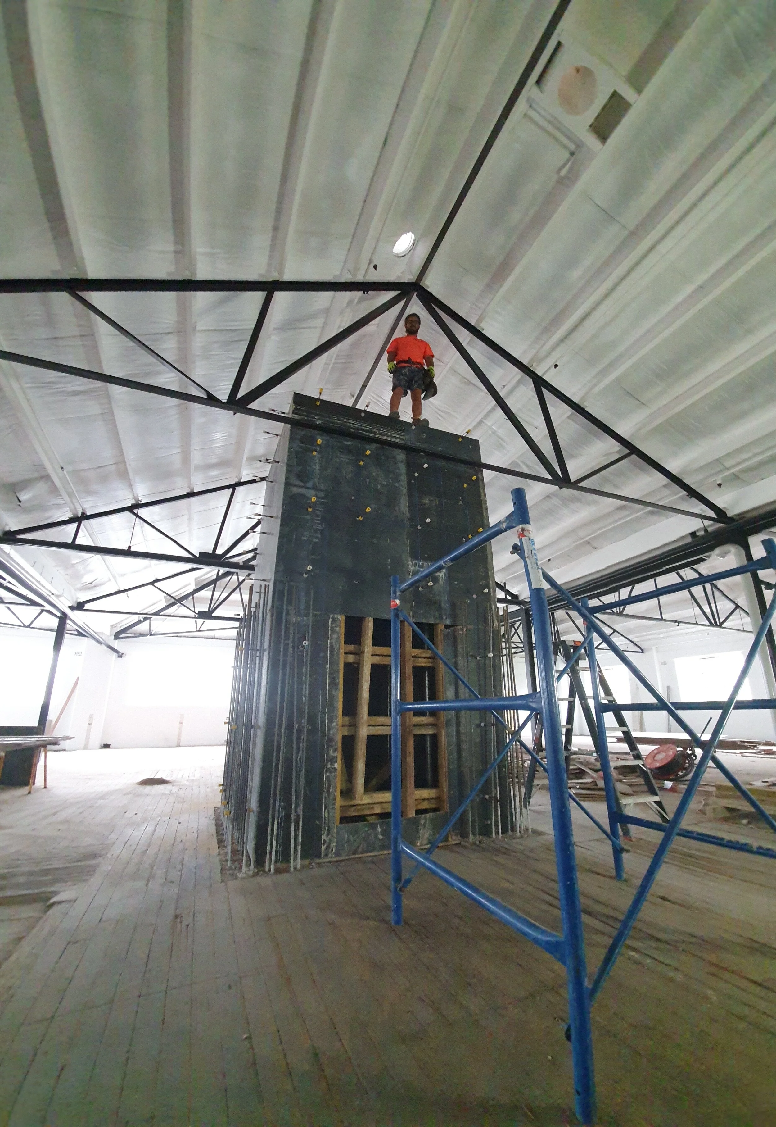 Liftshaft ready for steel — Zetland