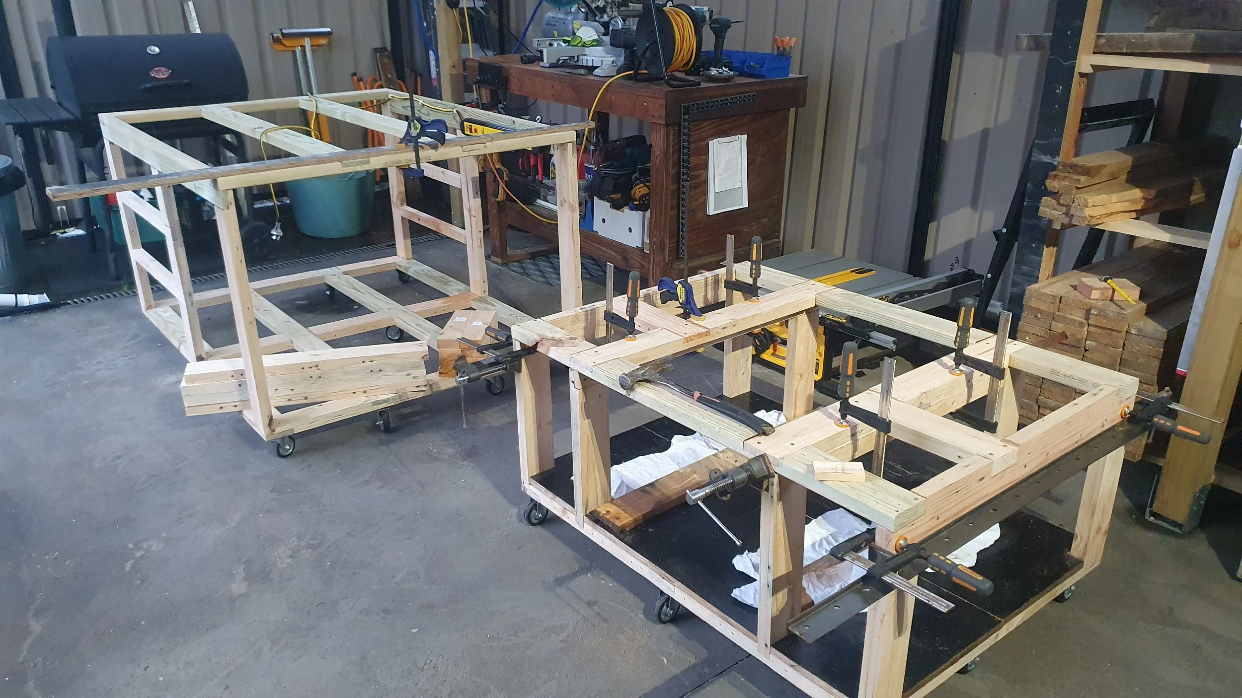 Assembling the workbench