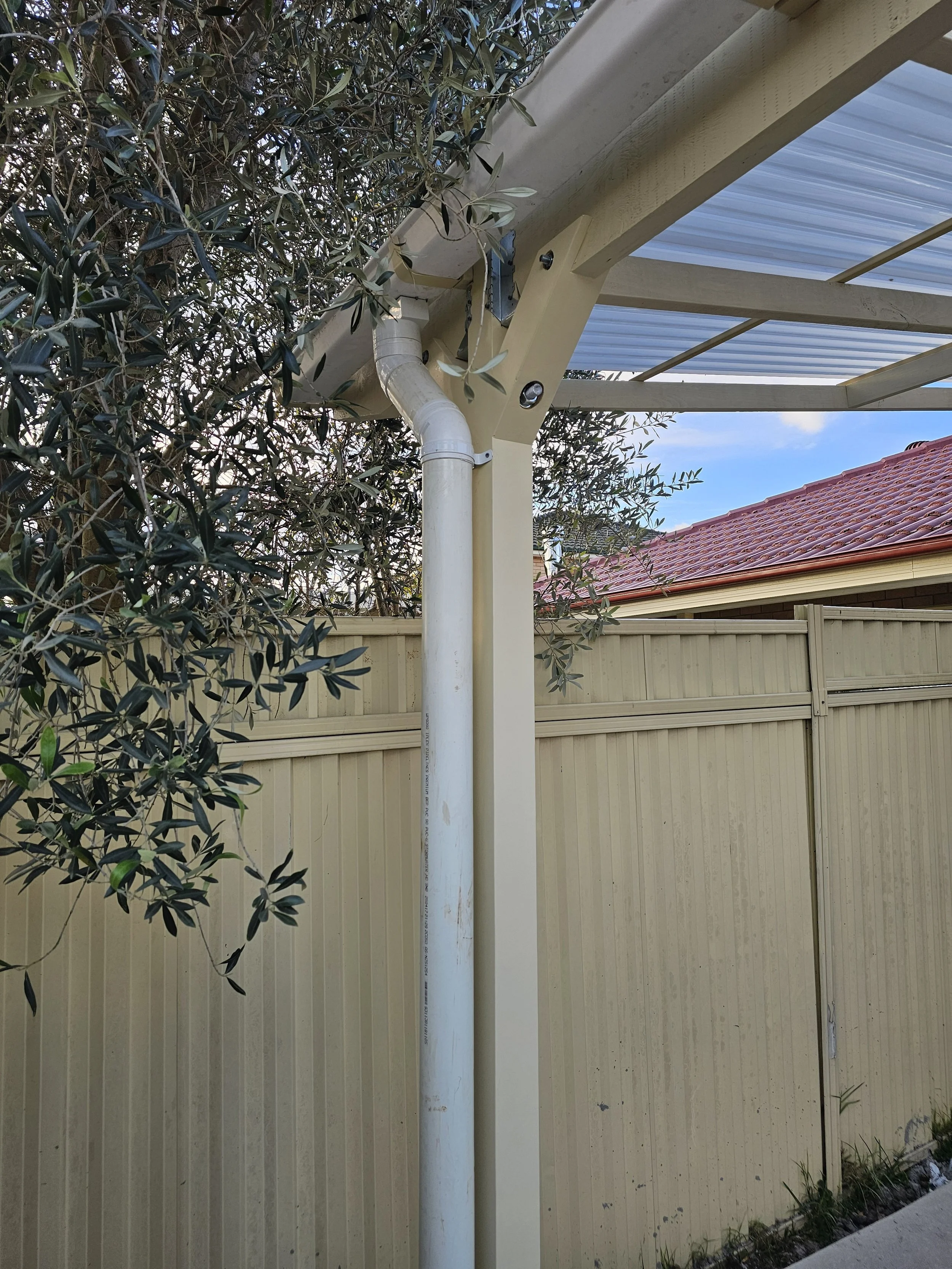 Pergola gutter close-up