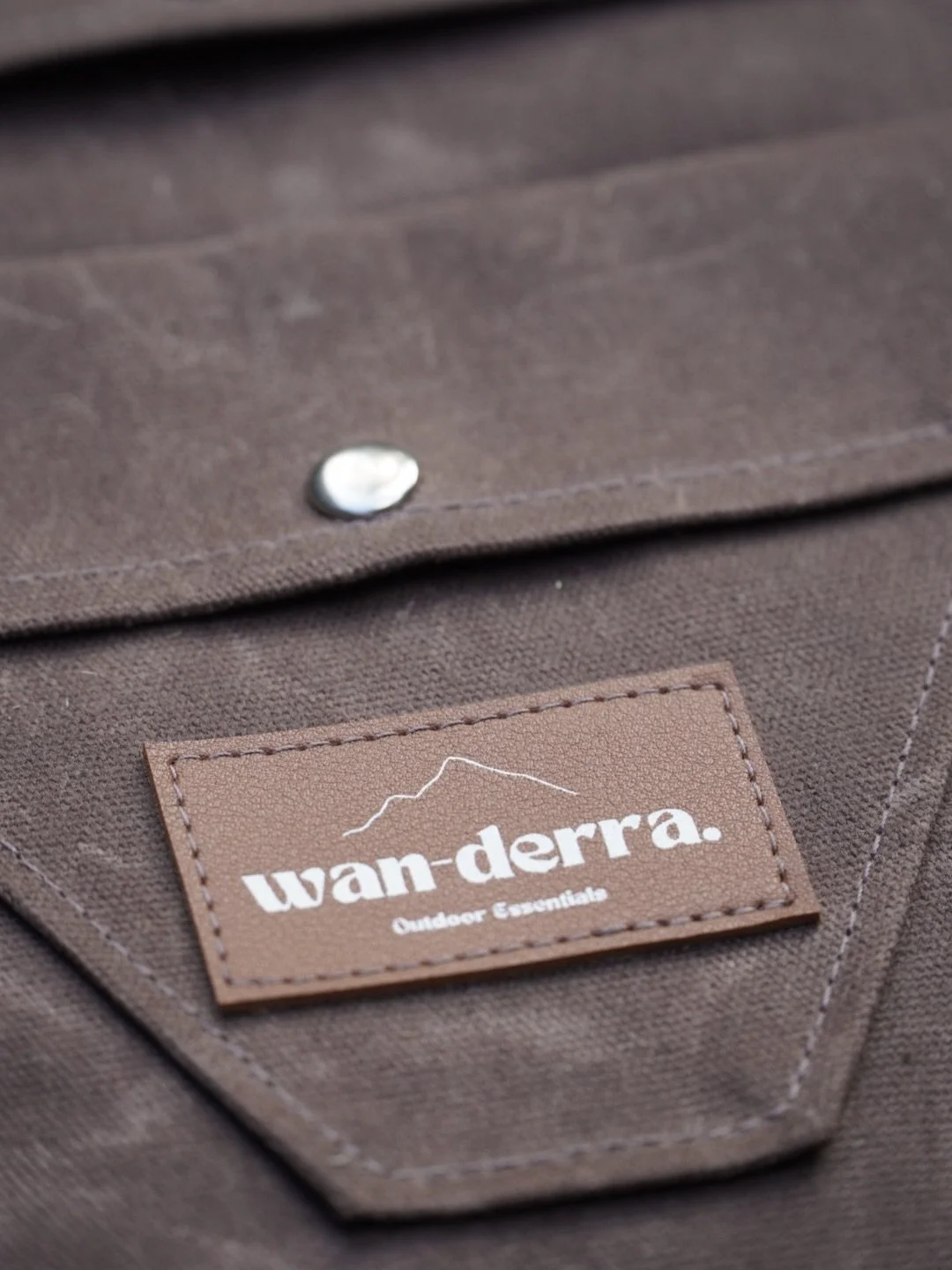 A glimpse of our 12oz wet canvas fire place carry bag. Functional and aesthetic😍 

#camping #fireplace