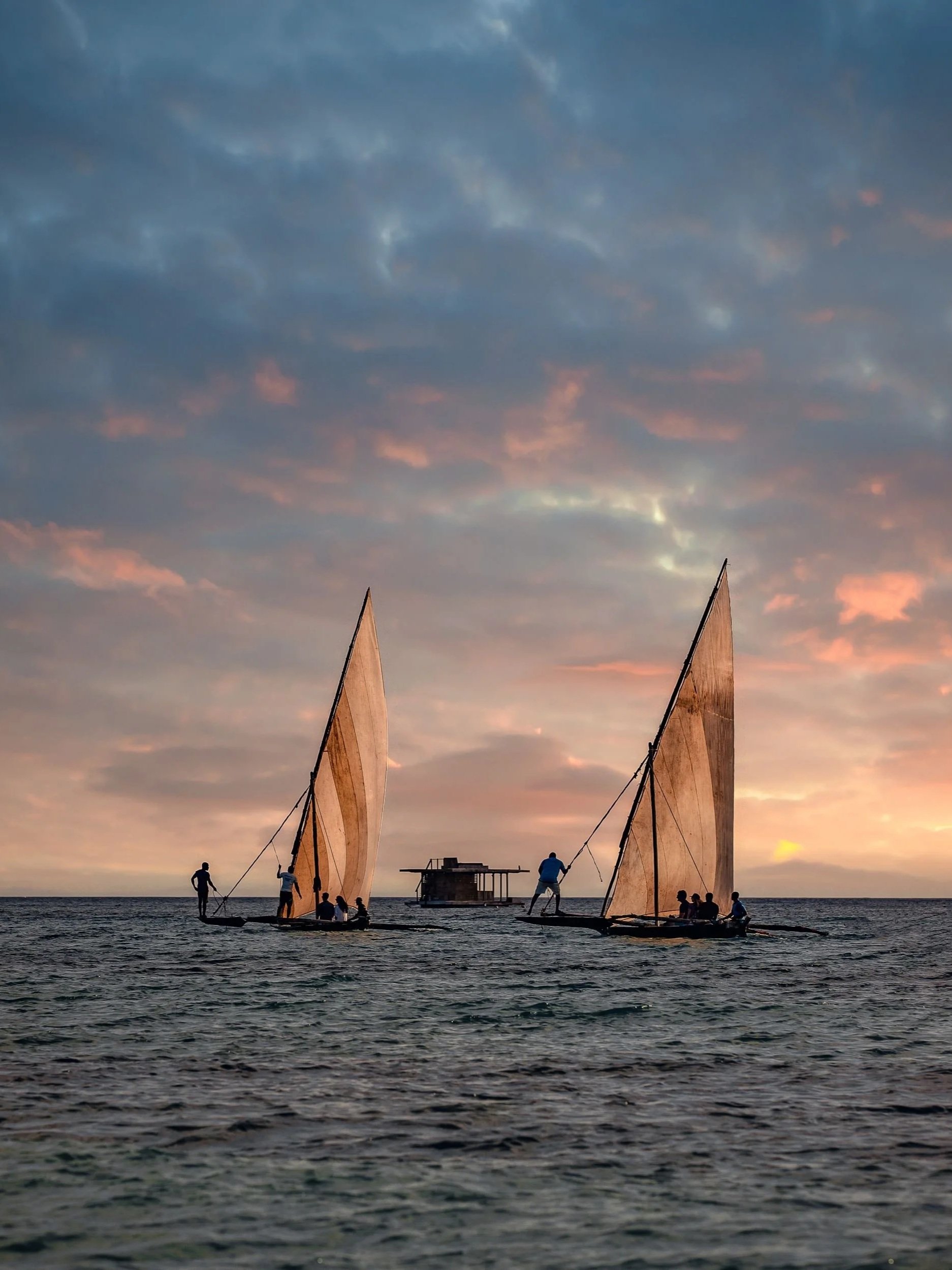 Manta Resort: The Underwater Room