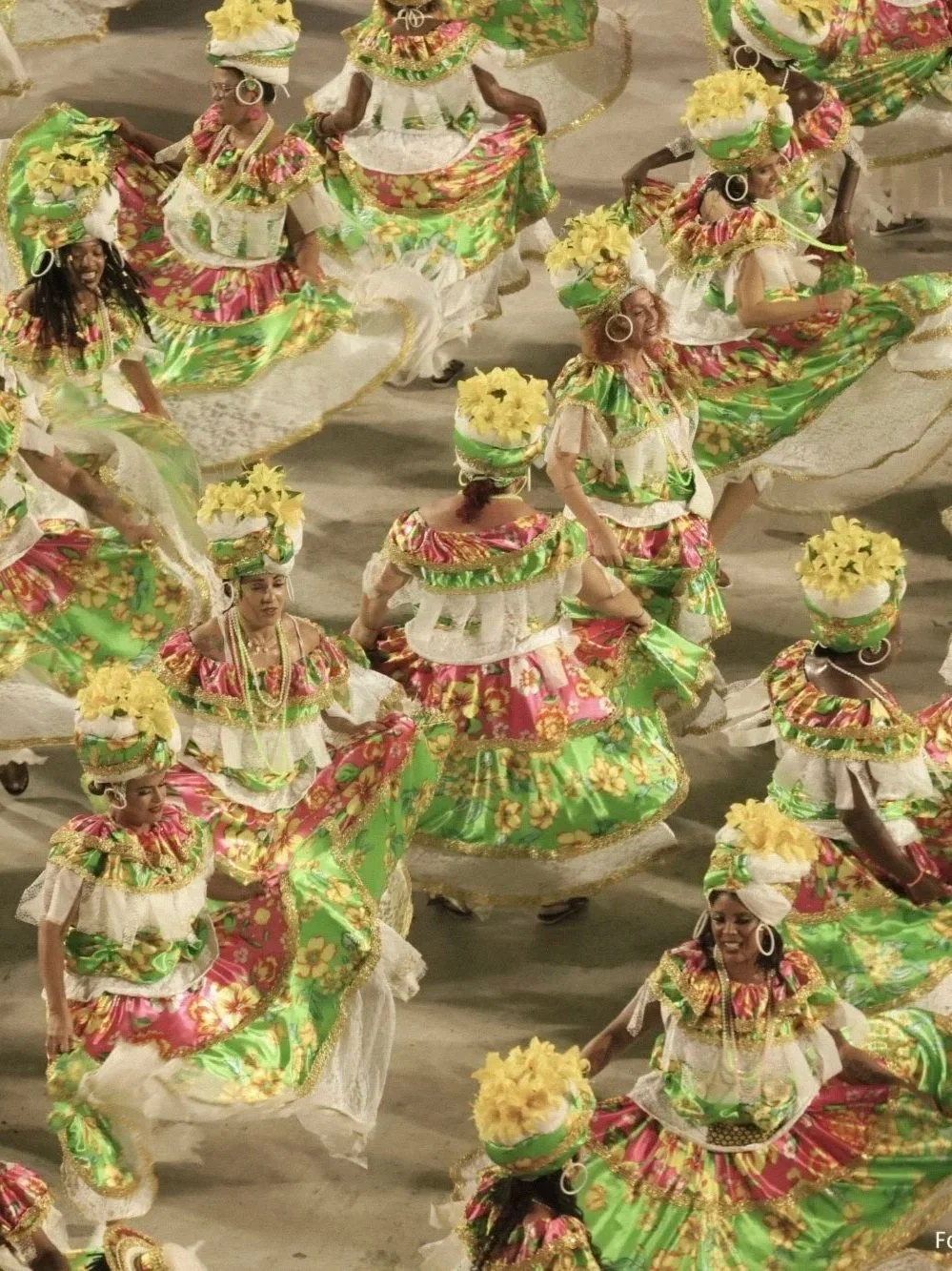 Carnival in Rio de Janeiro: Feel the samba deep in your heart