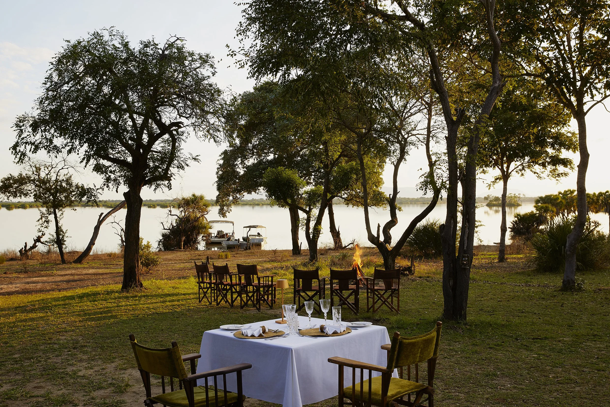72-OUTDOOR DINING_1.jpg