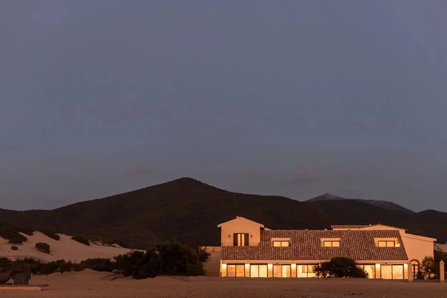 Le Dune Piscinas - nightlight.jpg