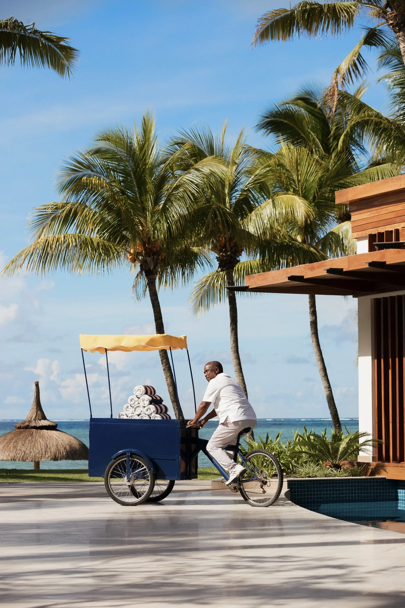 OO_LeSaintGéran_Resort_General_Staff_Tricycle.jpg