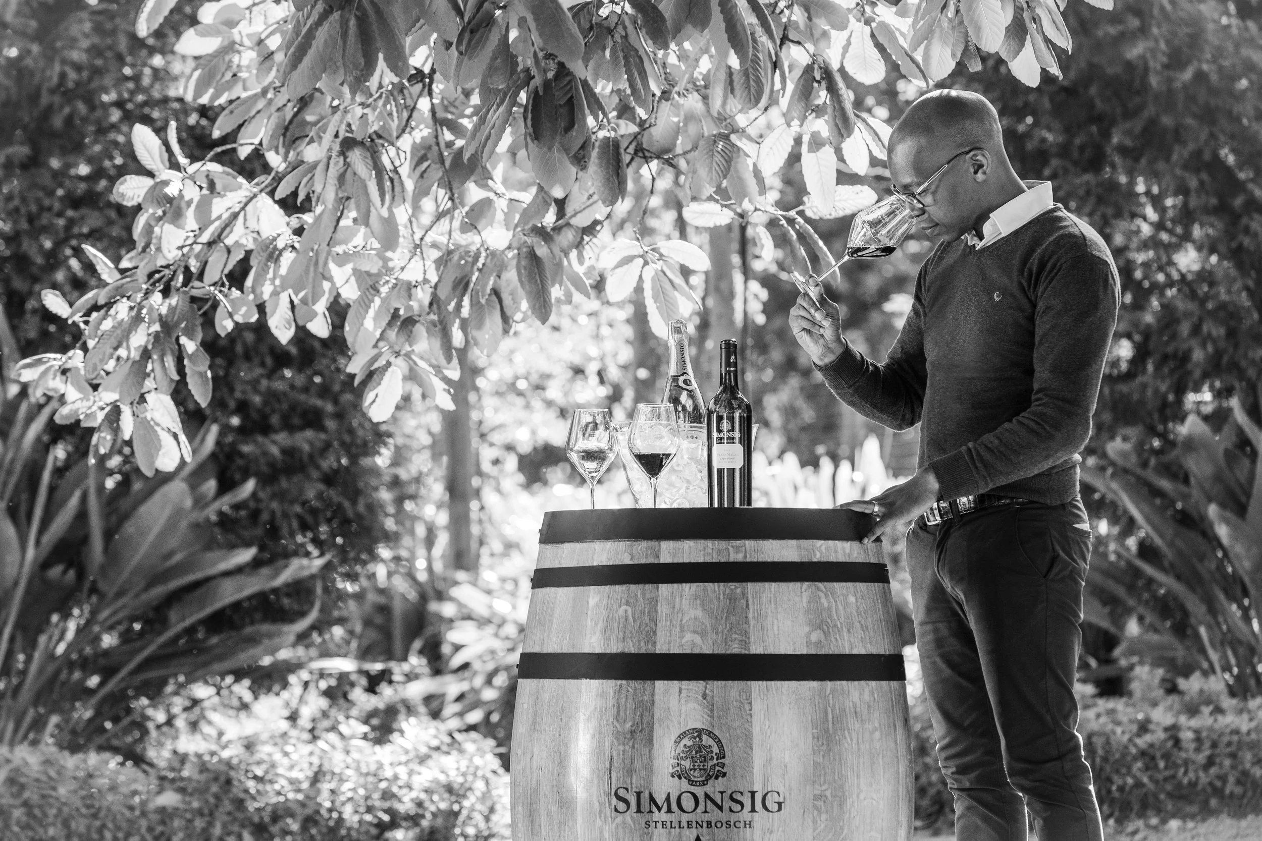 OO_CapeTown_Experiences_Wine_Tasting_Somelier_Luvo_2069_MASTER_BW.jpg