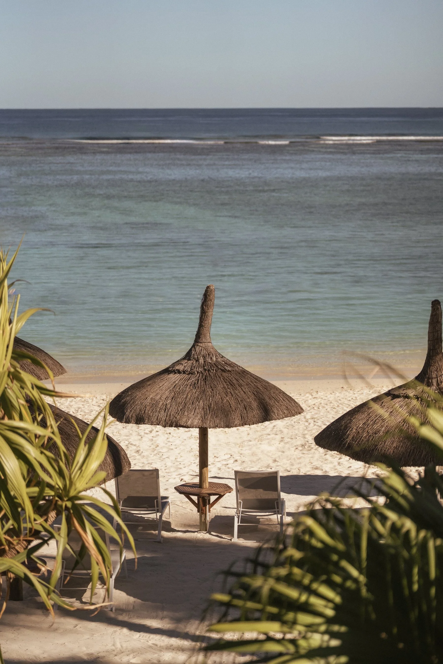 Constance-Sakoa-Boutik-Beach-04.jpg