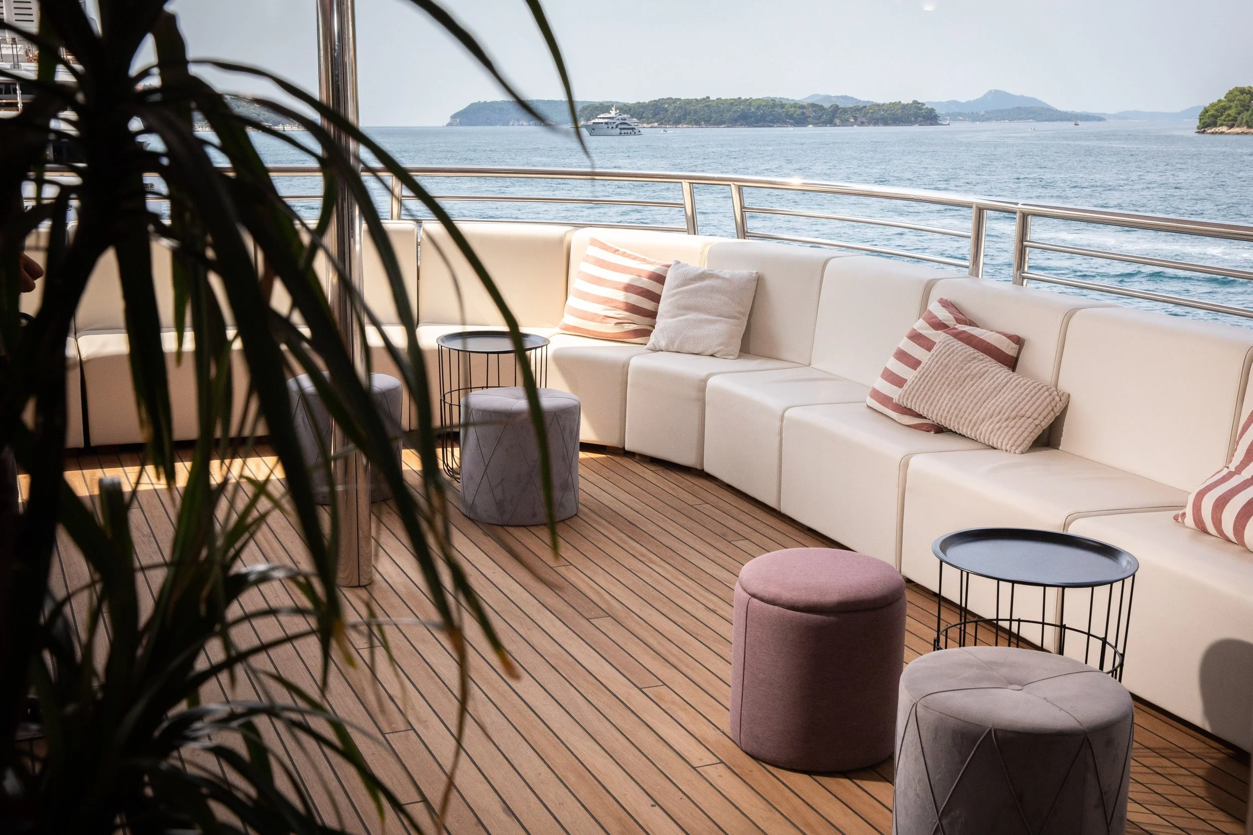 MM2-Restaurant & Lobby (10).jpg