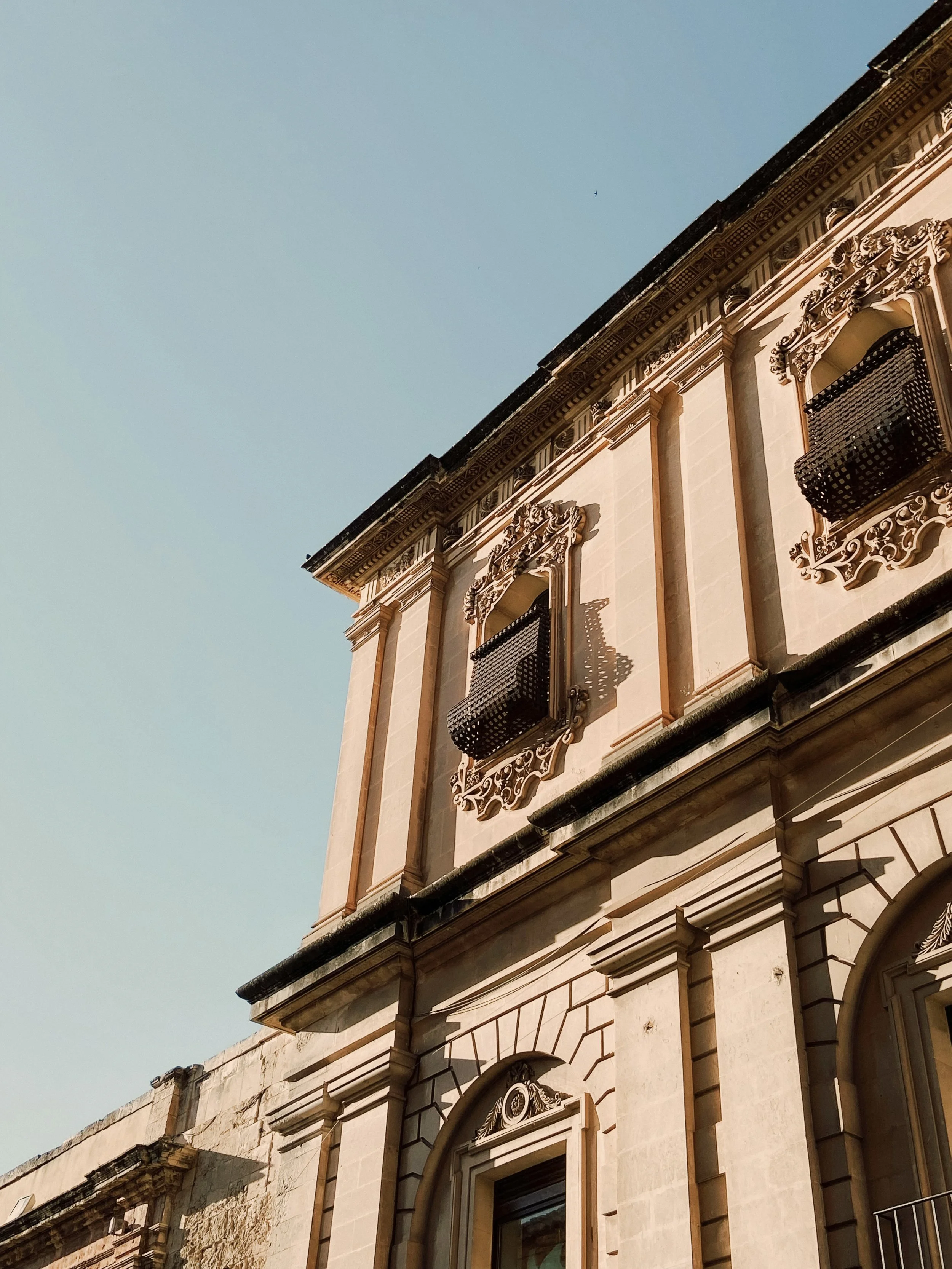 Noto 3.jpg